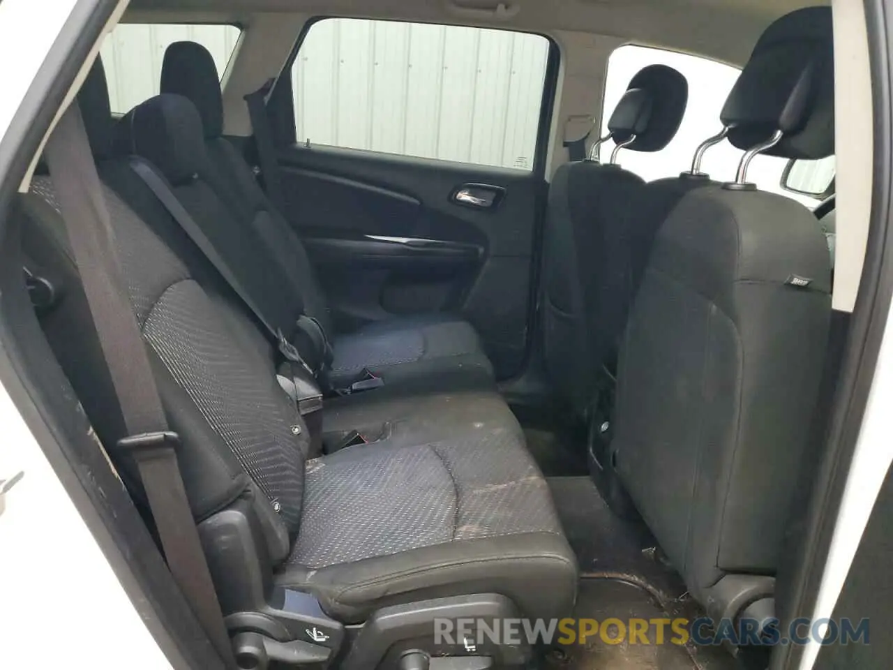 11 Photograph of a damaged car 3C4PDCBG2KT873270 DODGE JOURNEY 2019