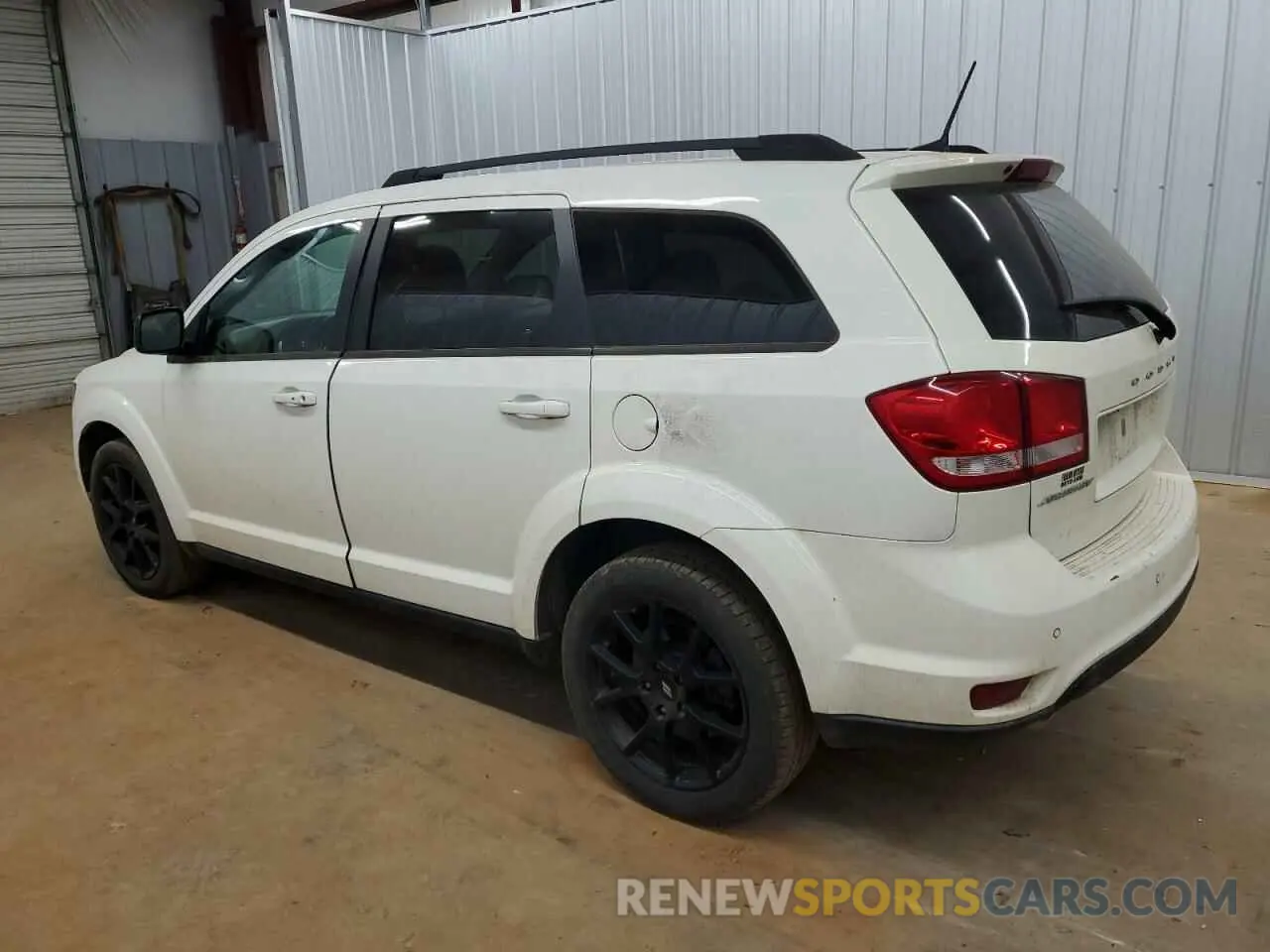 2 Photograph of a damaged car 3C4PDCBG2KT873270 DODGE JOURNEY 2019