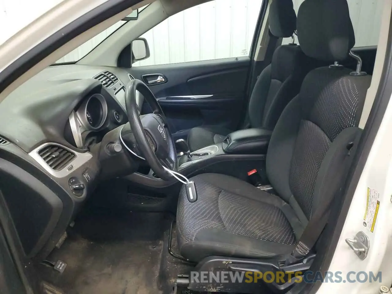 7 Photograph of a damaged car 3C4PDCBG2KT873270 DODGE JOURNEY 2019
