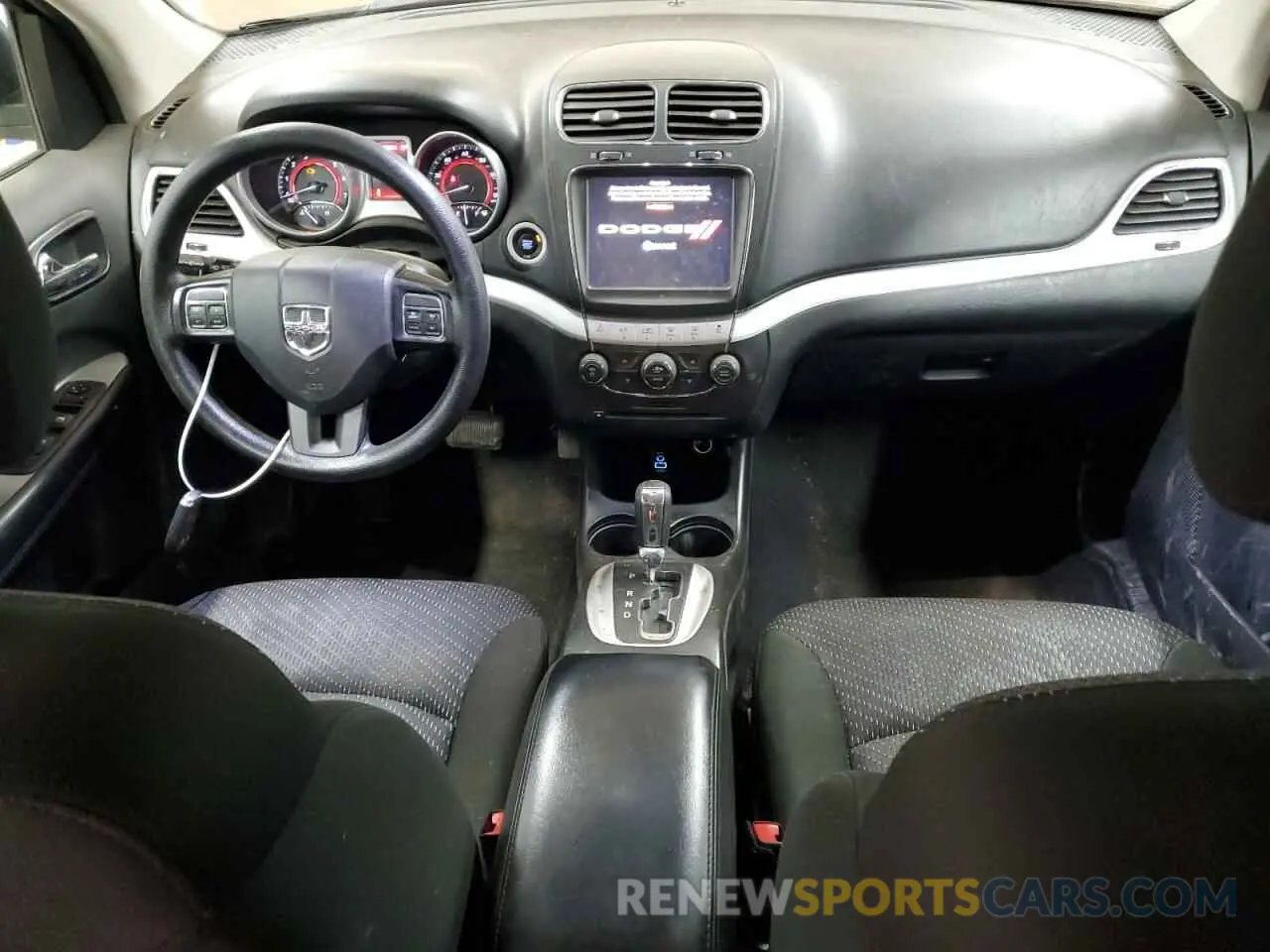 8 Photograph of a damaged car 3C4PDCBG2KT873270 DODGE JOURNEY 2019