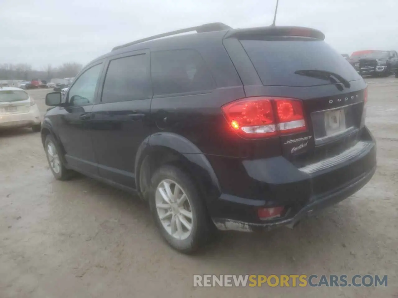 2 Photograph of a damaged car 3C4PDCBG4KT731583 DODGE JOURNEY 2019