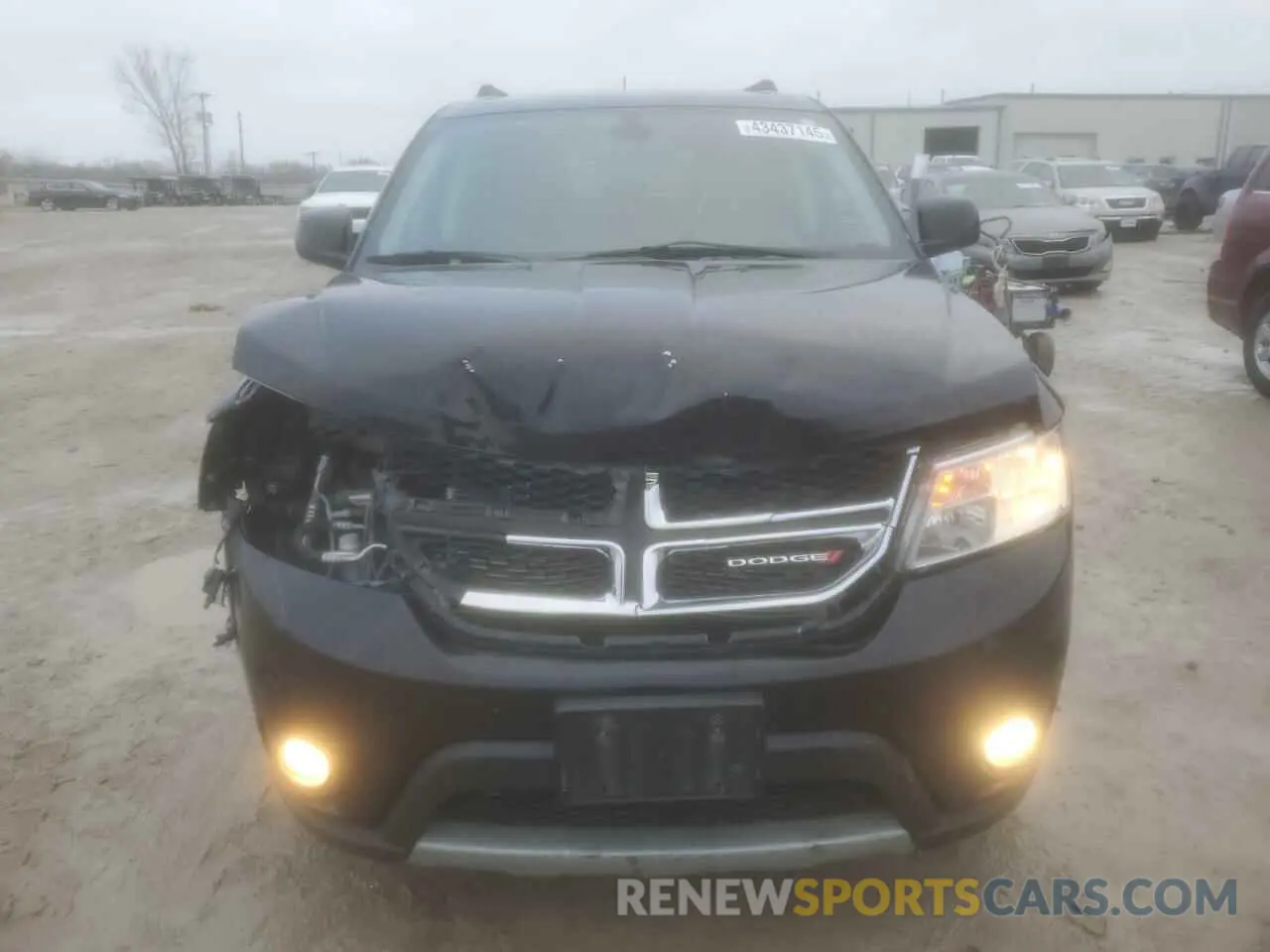 5 Photograph of a damaged car 3C4PDCBG4KT731583 DODGE JOURNEY 2019