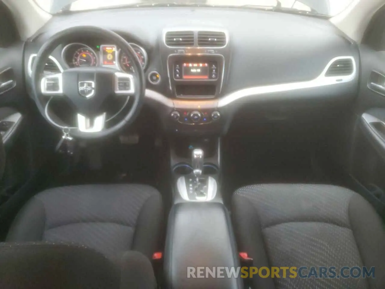 8 Photograph of a damaged car 3C4PDCBG4KT731583 DODGE JOURNEY 2019