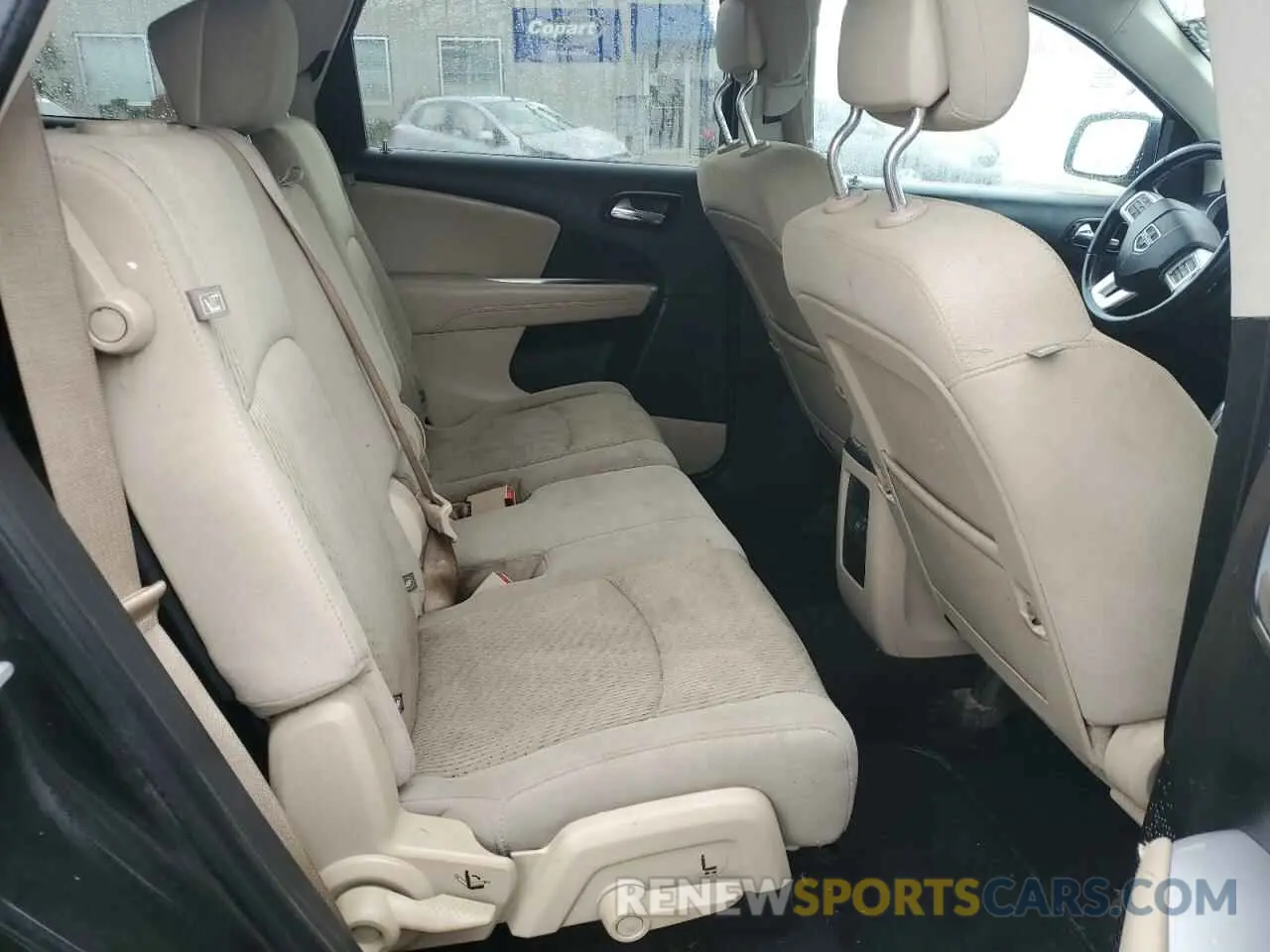 11 Photograph of a damaged car 3C4PDCBG4KT834843 DODGE JOURNEY 2019
