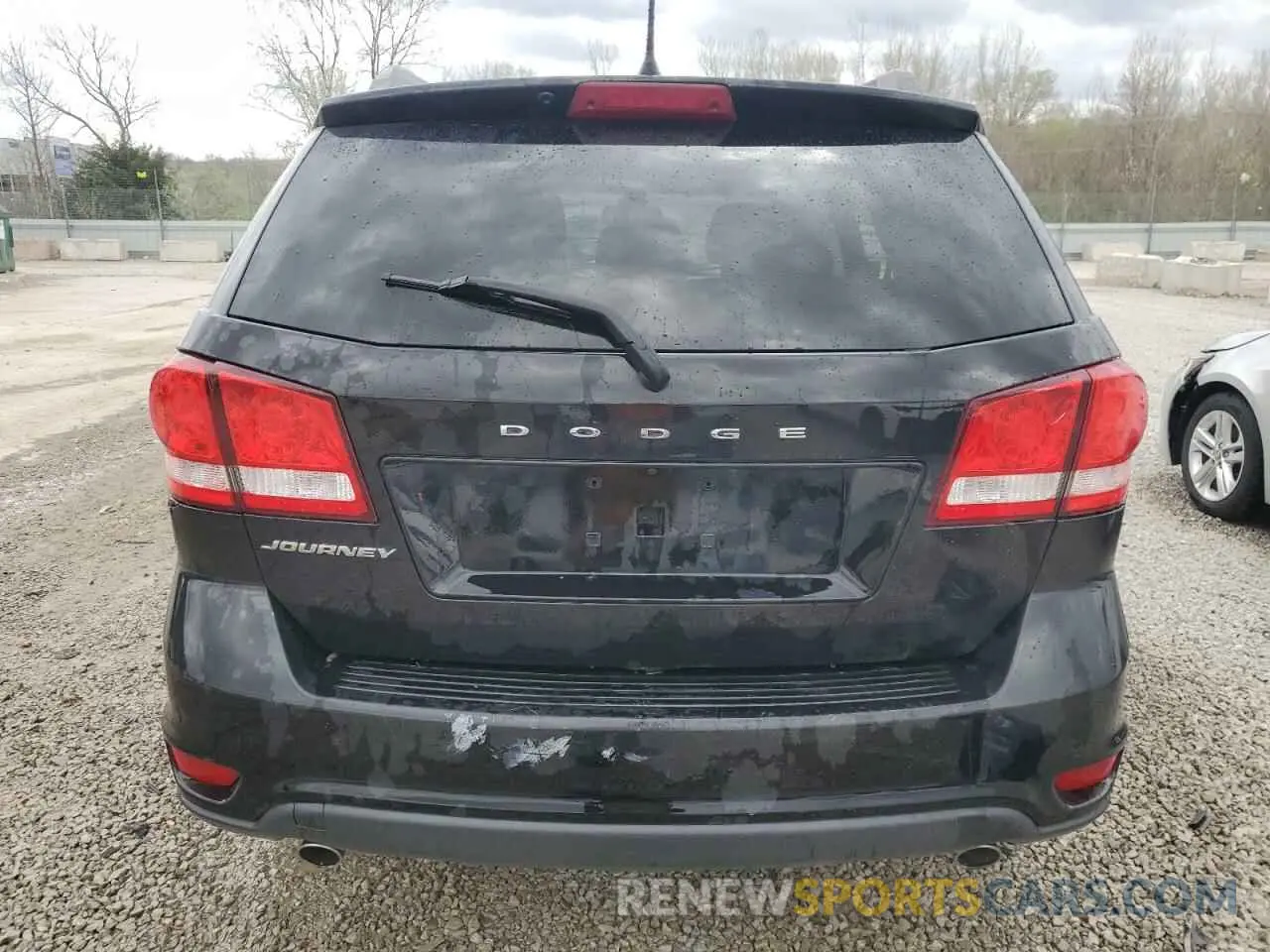 6 Photograph of a damaged car 3C4PDCBG4KT834843 DODGE JOURNEY 2019