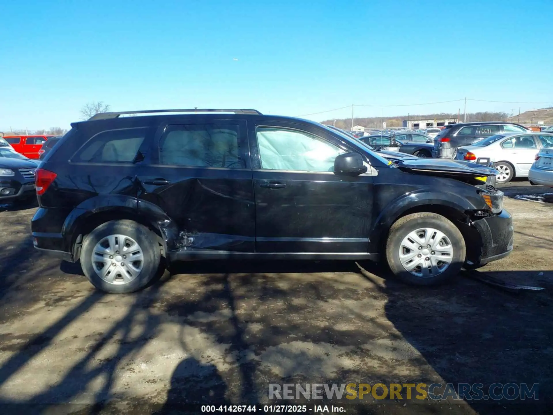 14 Photograph of a damaged car 3C4PDCBG6KT874924 DODGE JOURNEY 2019