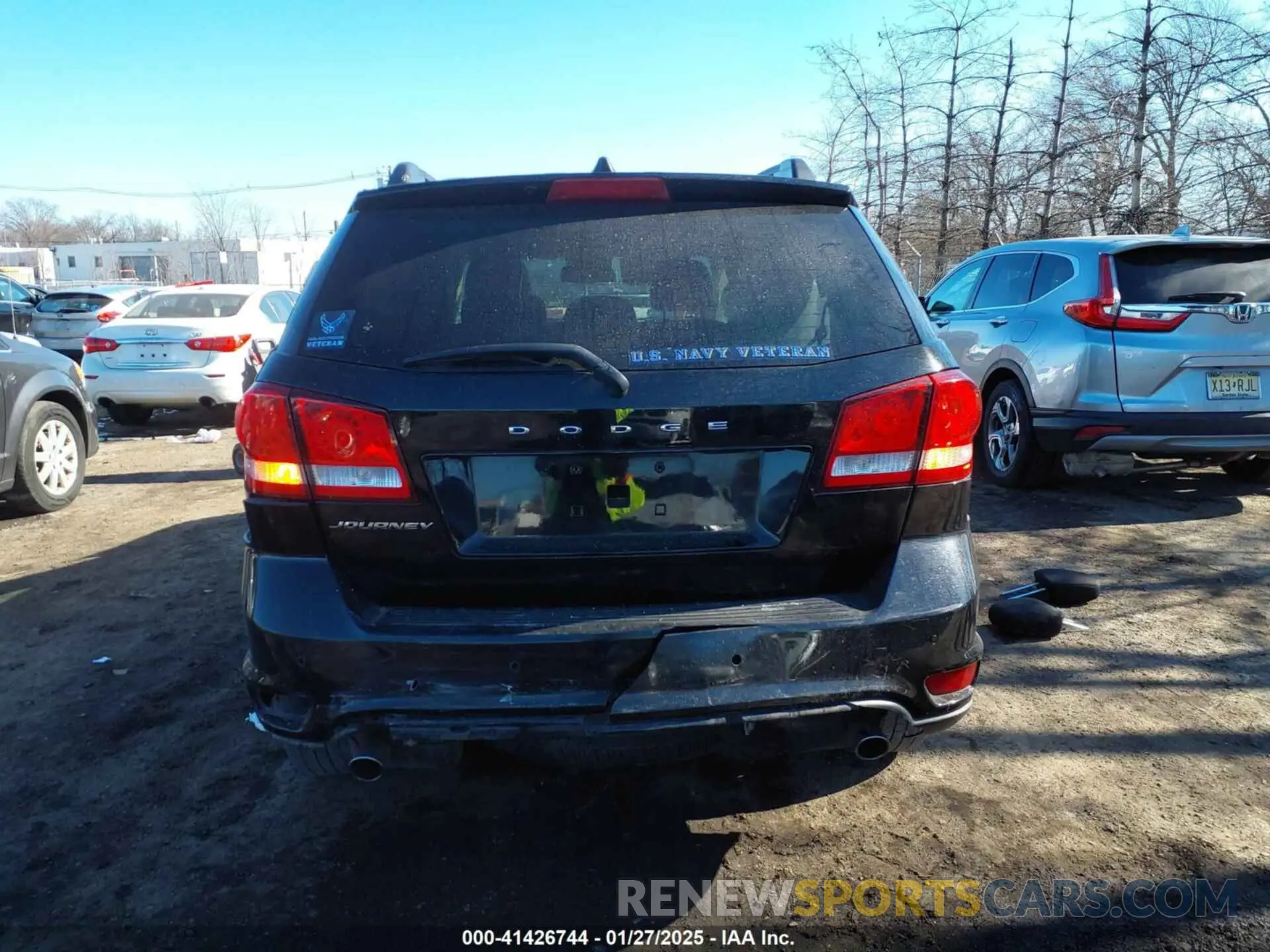 17 Photograph of a damaged car 3C4PDCBG6KT874924 DODGE JOURNEY 2019