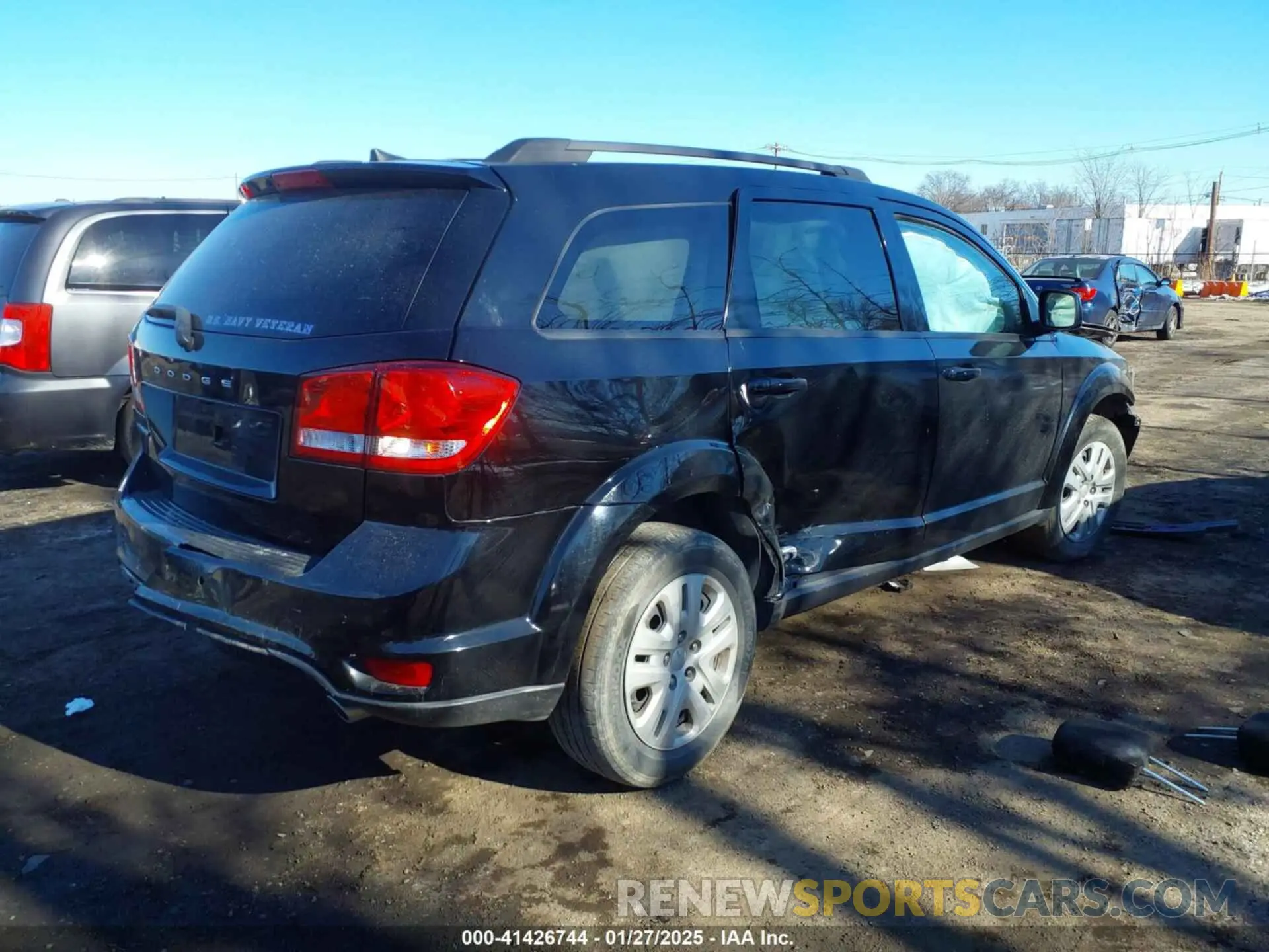4 Photograph of a damaged car 3C4PDCBG6KT874924 DODGE JOURNEY 2019