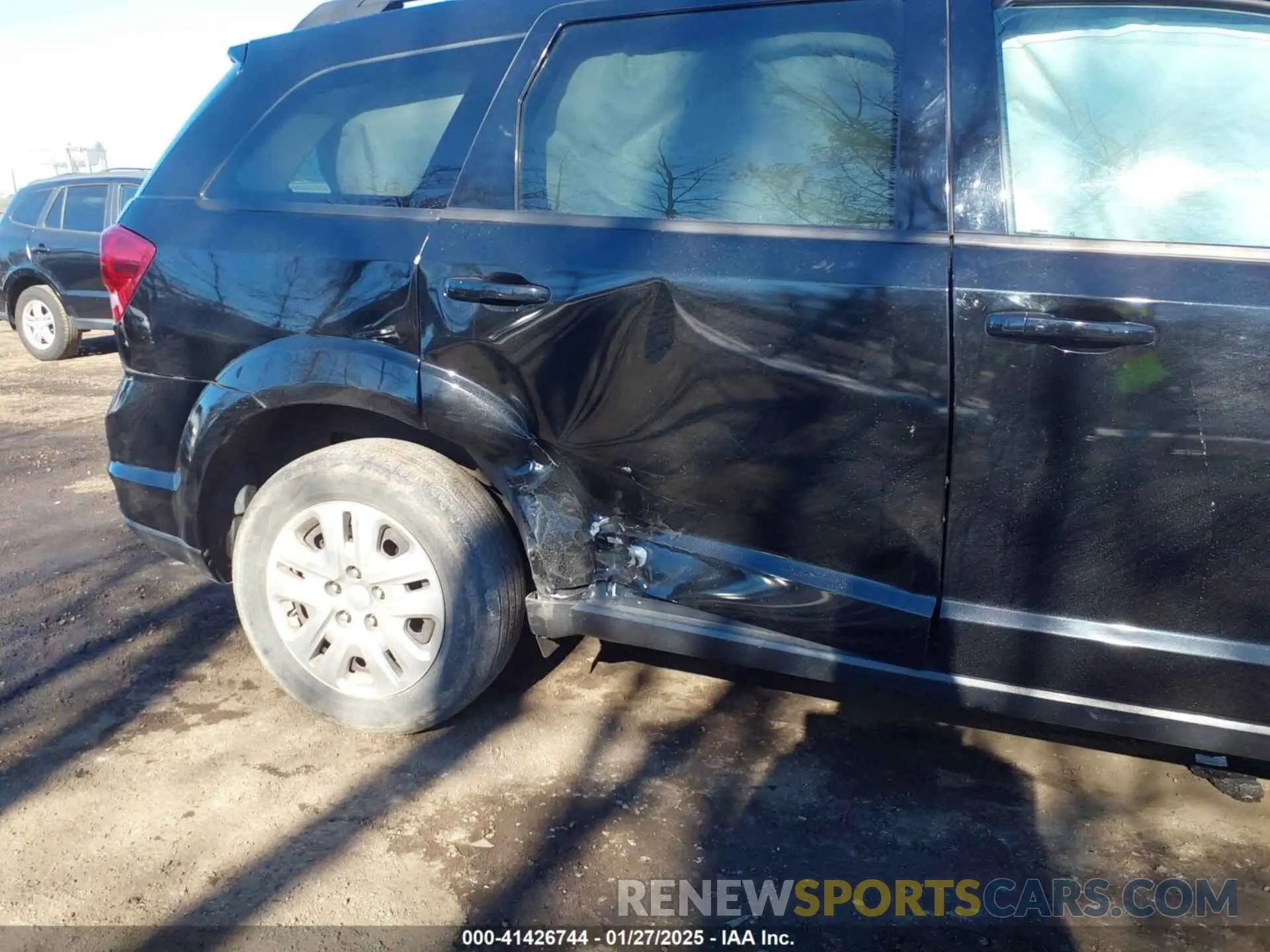 6 Photograph of a damaged car 3C4PDCBG6KT874924 DODGE JOURNEY 2019