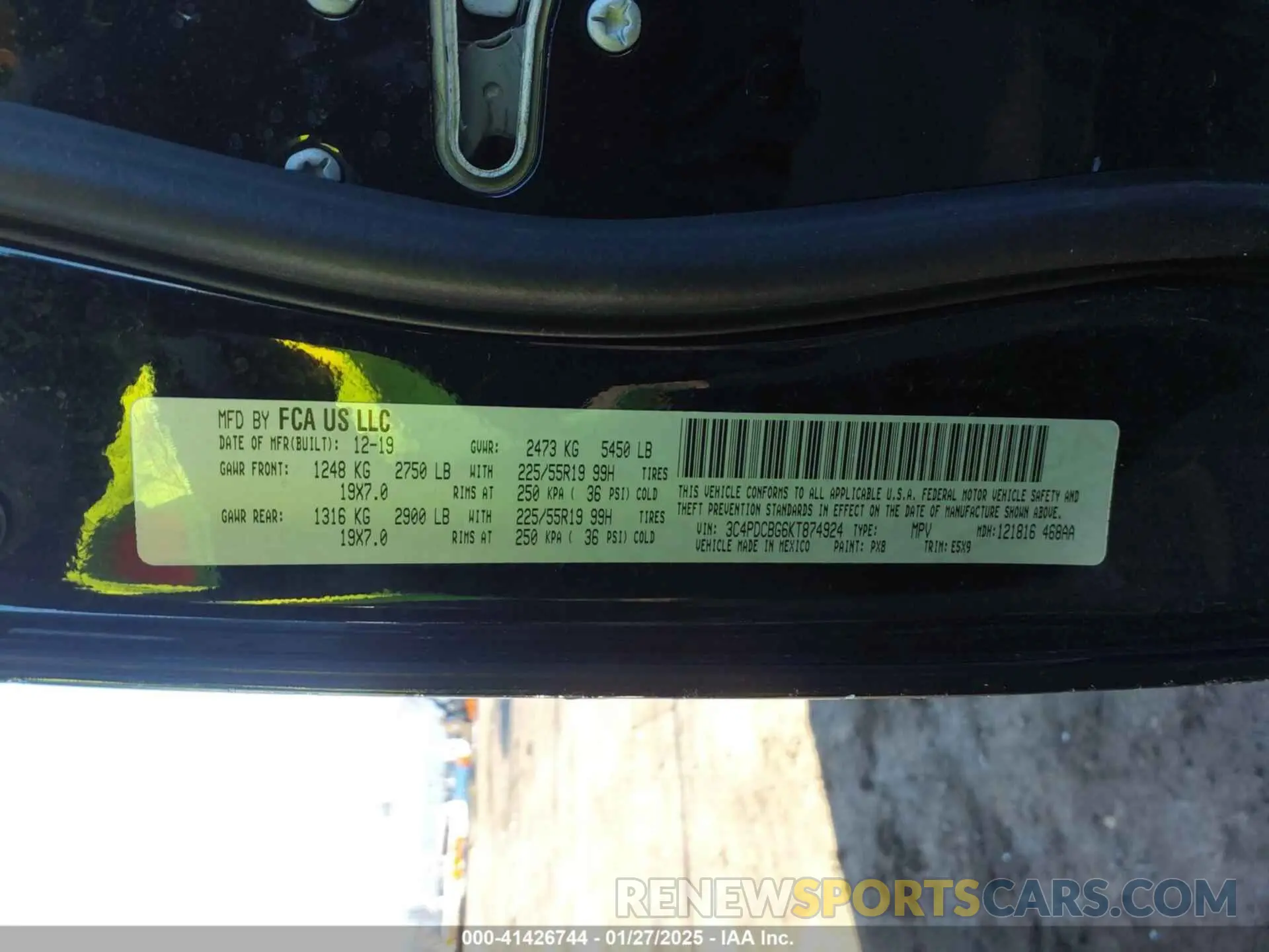 9 Photograph of a damaged car 3C4PDCBG6KT874924 DODGE JOURNEY 2019