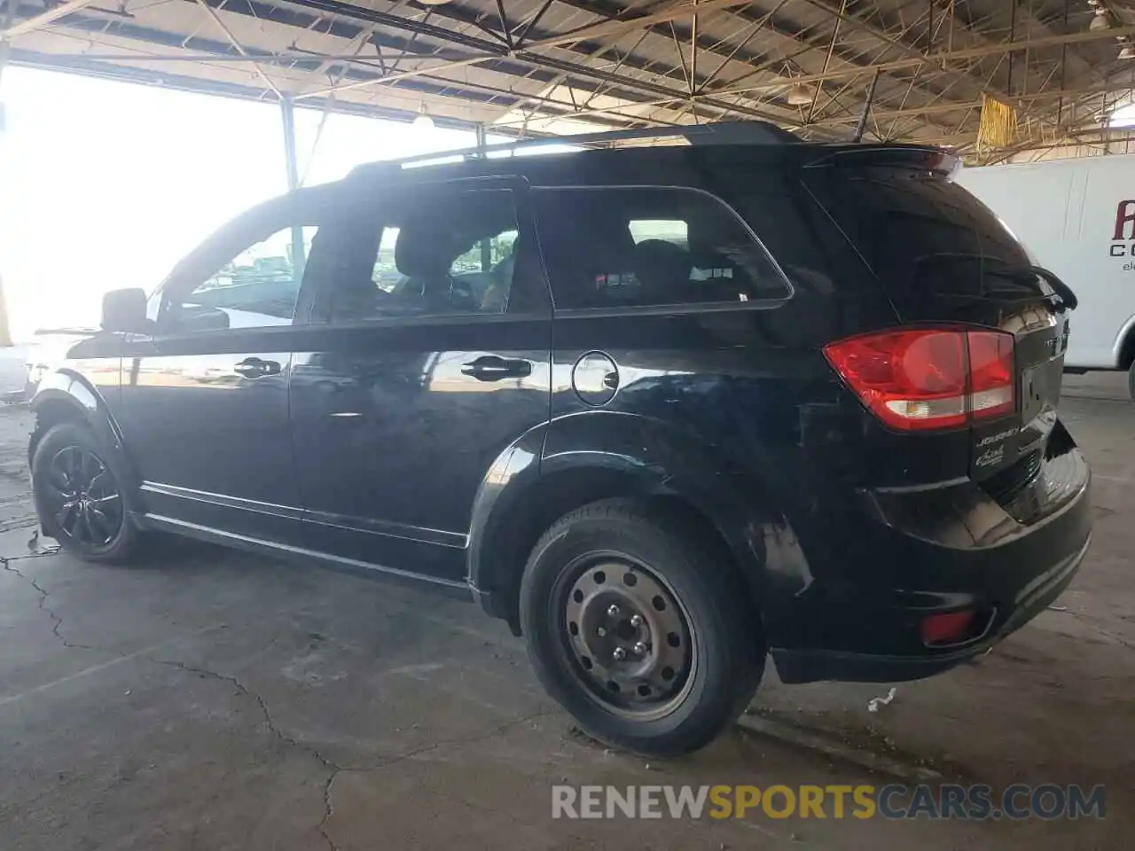 2 Photograph of a damaged car 3C4PDCBG7KT798596 DODGE JOURNEY 2019