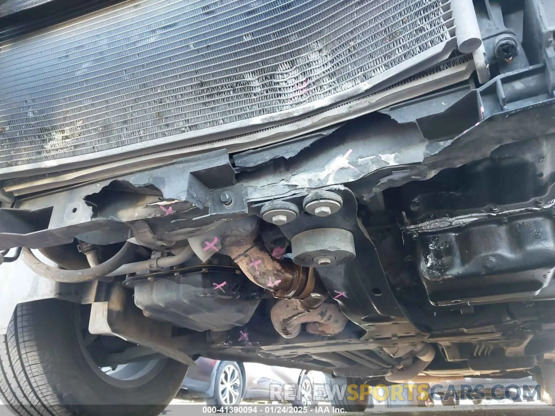 18 Photograph of a damaged car 3C4PDCBG7KT872888 DODGE JOURNEY 2019