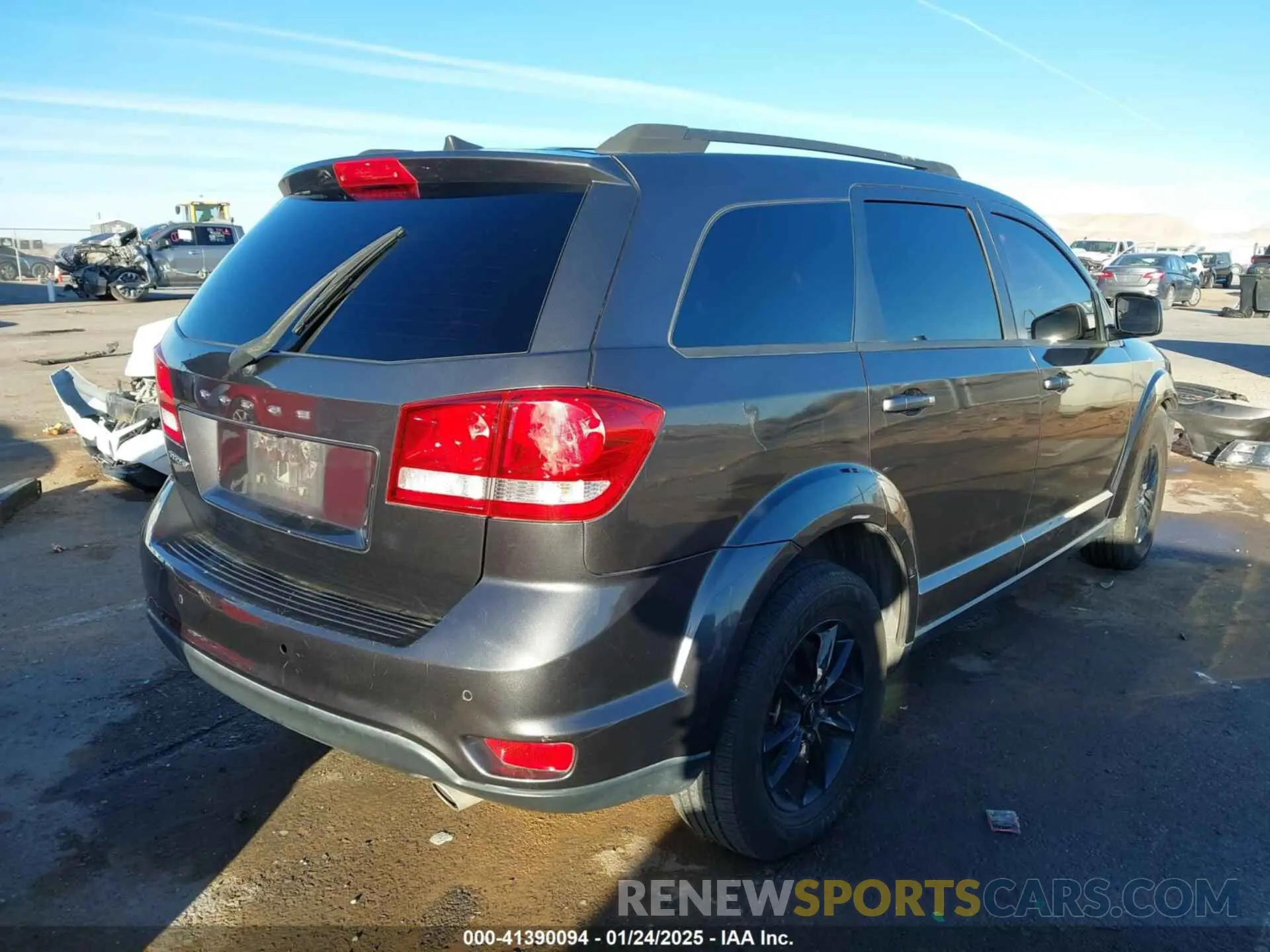 4 Photograph of a damaged car 3C4PDCBG7KT872888 DODGE JOURNEY 2019