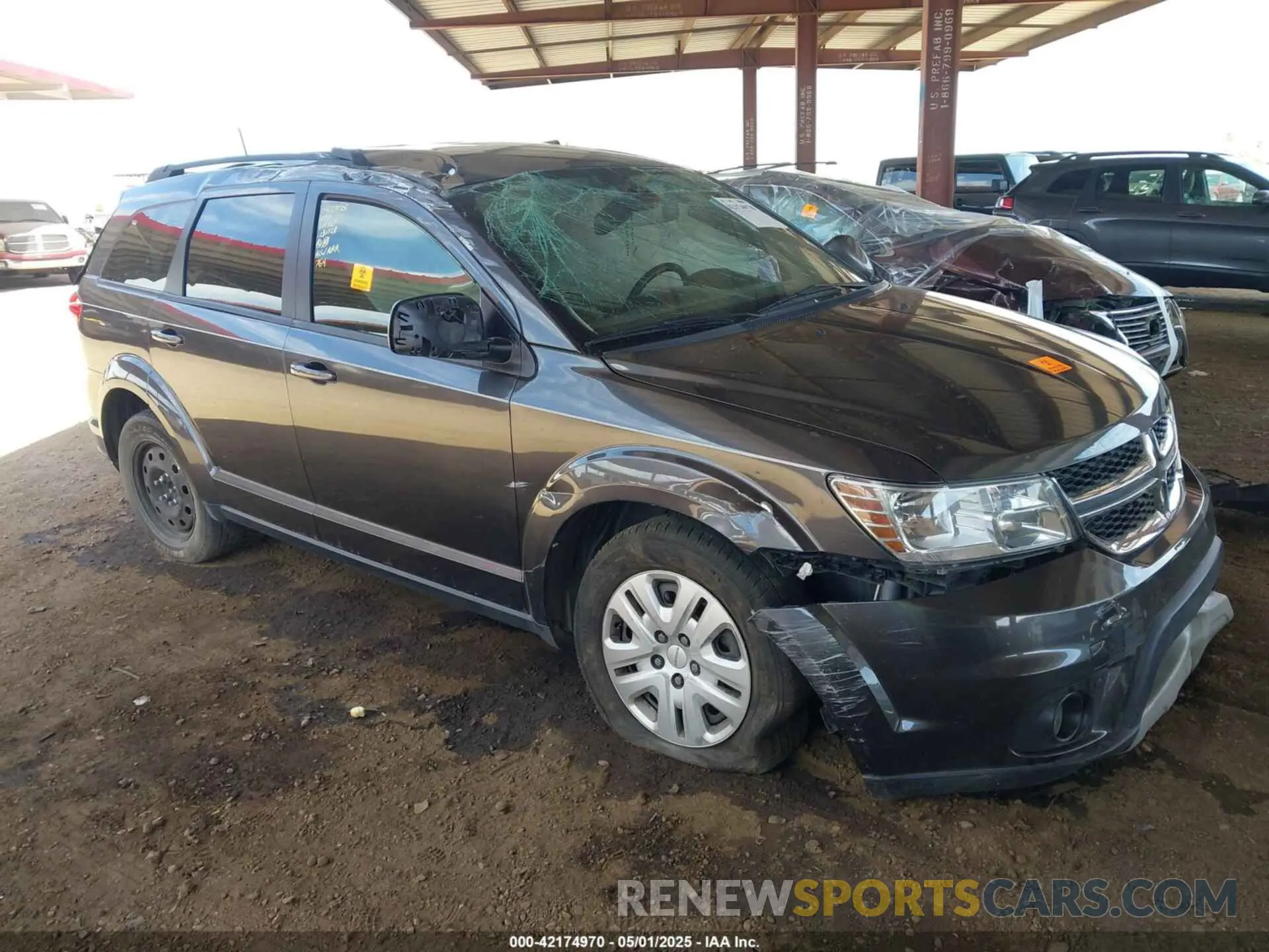1 Photograph of a damaged car 3C4PDCBG9KT798938 DODGE JOURNEY 2019