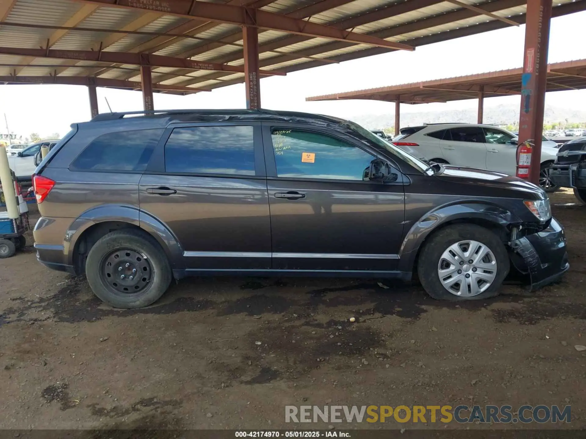 12 Photograph of a damaged car 3C4PDCBG9KT798938 DODGE JOURNEY 2019