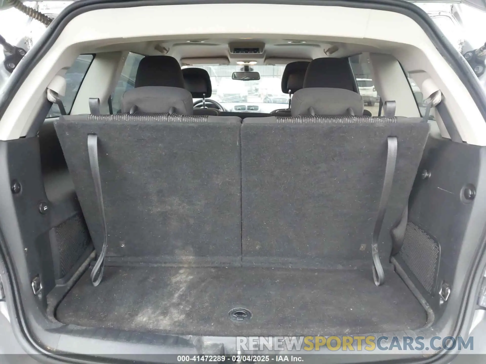 18 Photograph of a damaged car 3C4PDCBG9KT869149 DODGE JOURNEY 2019
