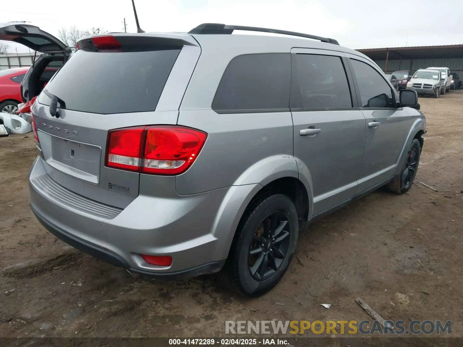 4 Photograph of a damaged car 3C4PDCBG9KT869149 DODGE JOURNEY 2019