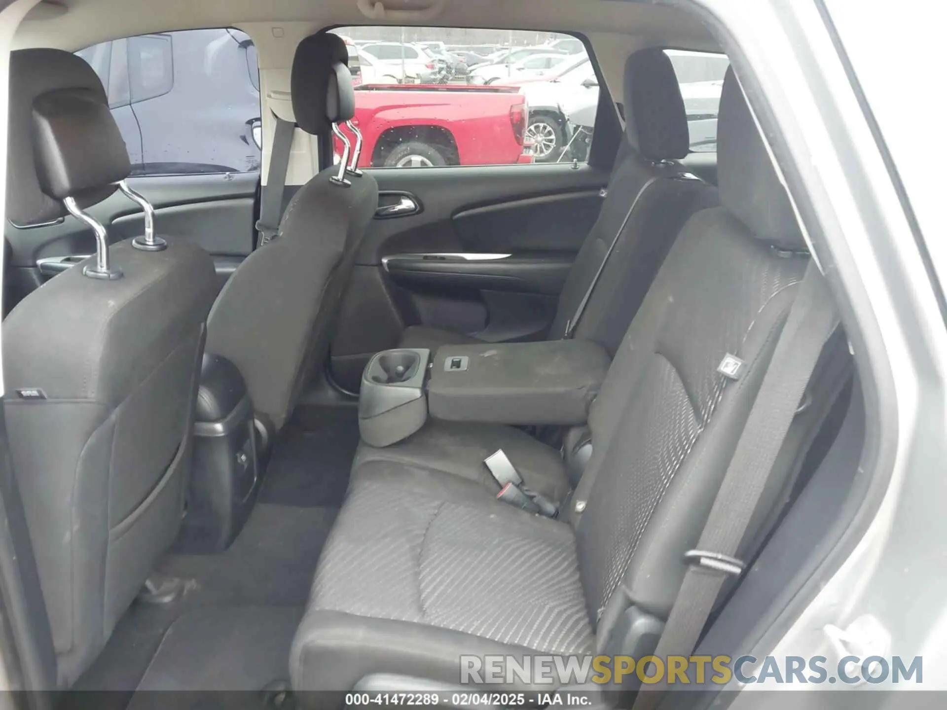 8 Photograph of a damaged car 3C4PDCBG9KT869149 DODGE JOURNEY 2019