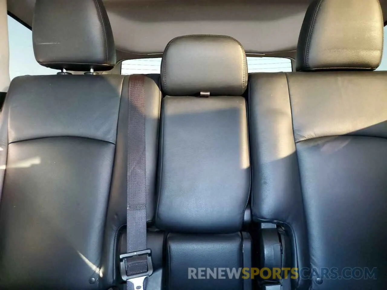 10 Photograph of a damaged car 3C4PDCBGXKT852540 DODGE JOURNEY 2019