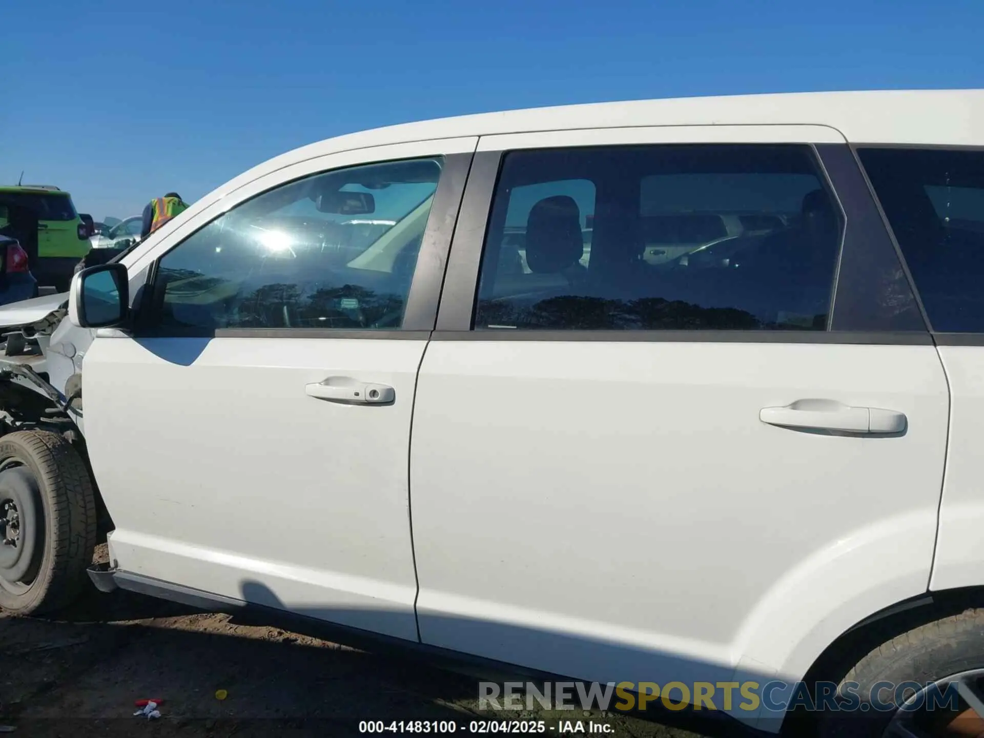 15 Photograph of a damaged car 3C4PDCEG1KT694035 DODGE JOURNEY 2019