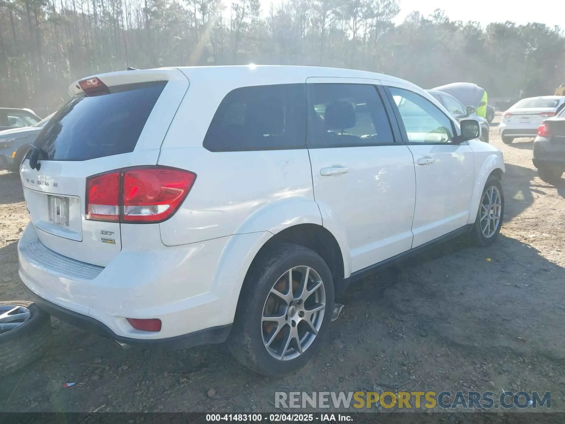 4 Photograph of a damaged car 3C4PDCEG1KT694035 DODGE JOURNEY 2019