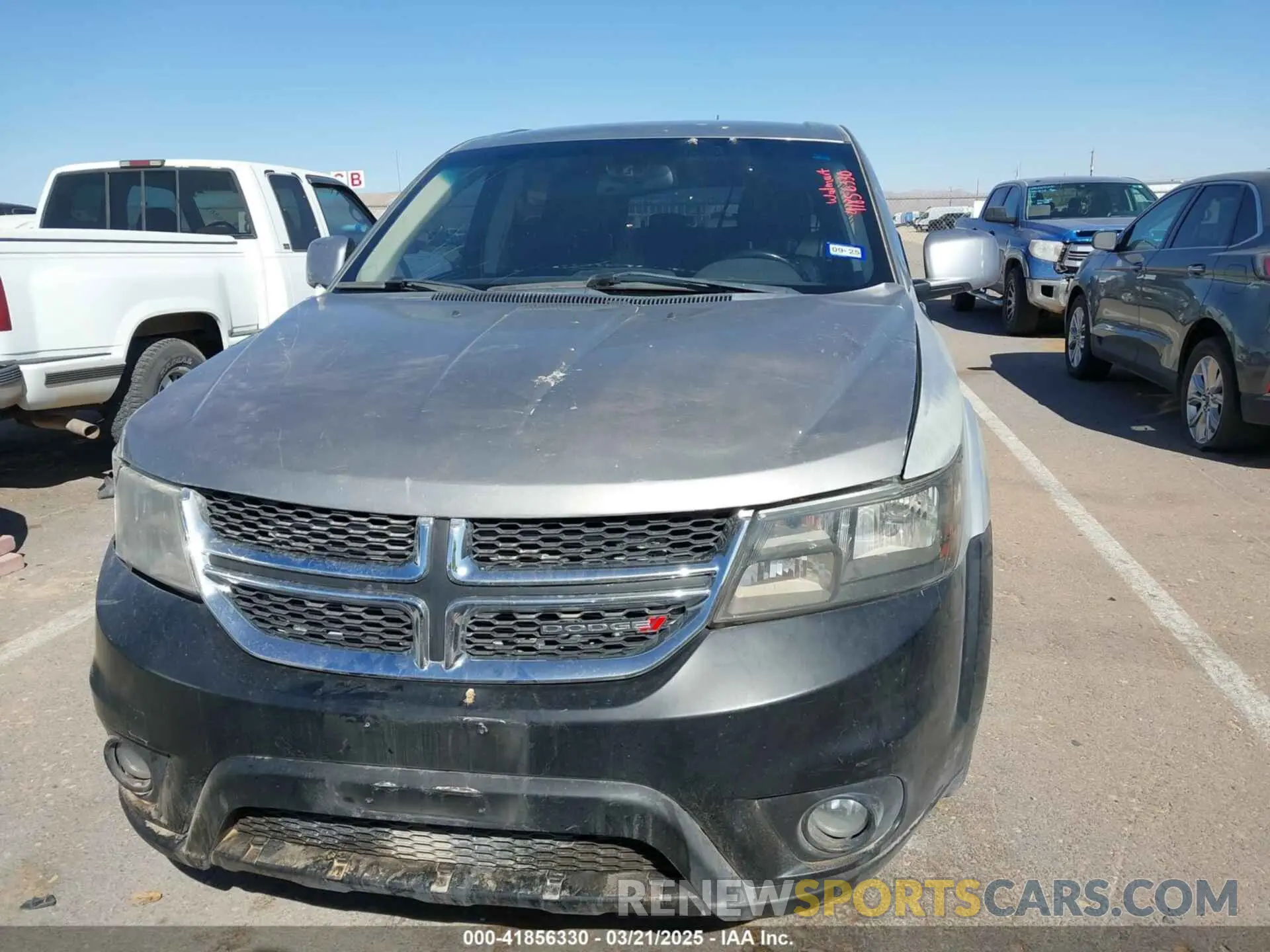 12 Photograph of a damaged car 3C4PDCEG4KT693929 DODGE JOURNEY 2019