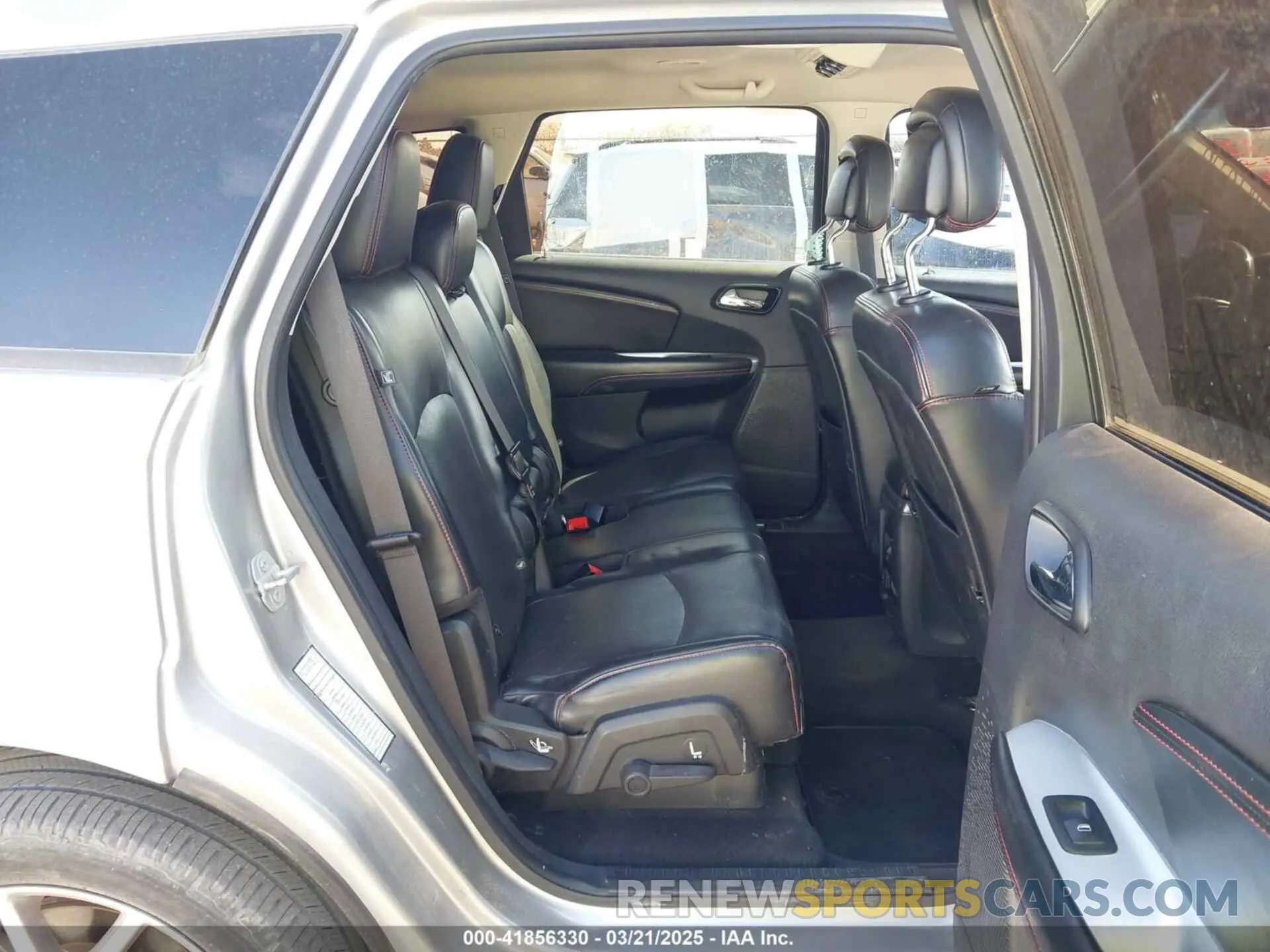 8 Photograph of a damaged car 3C4PDCEG4KT693929 DODGE JOURNEY 2019