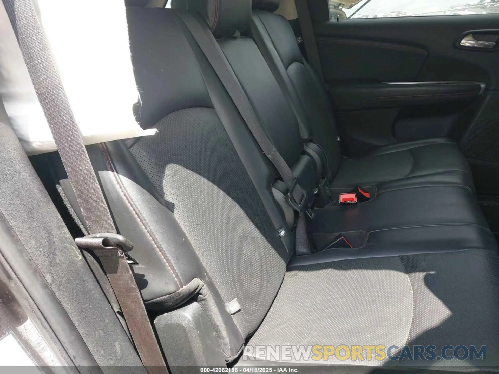 8 Photograph of a damaged car 3C4PDCEG6KT680504 DODGE JOURNEY 2019