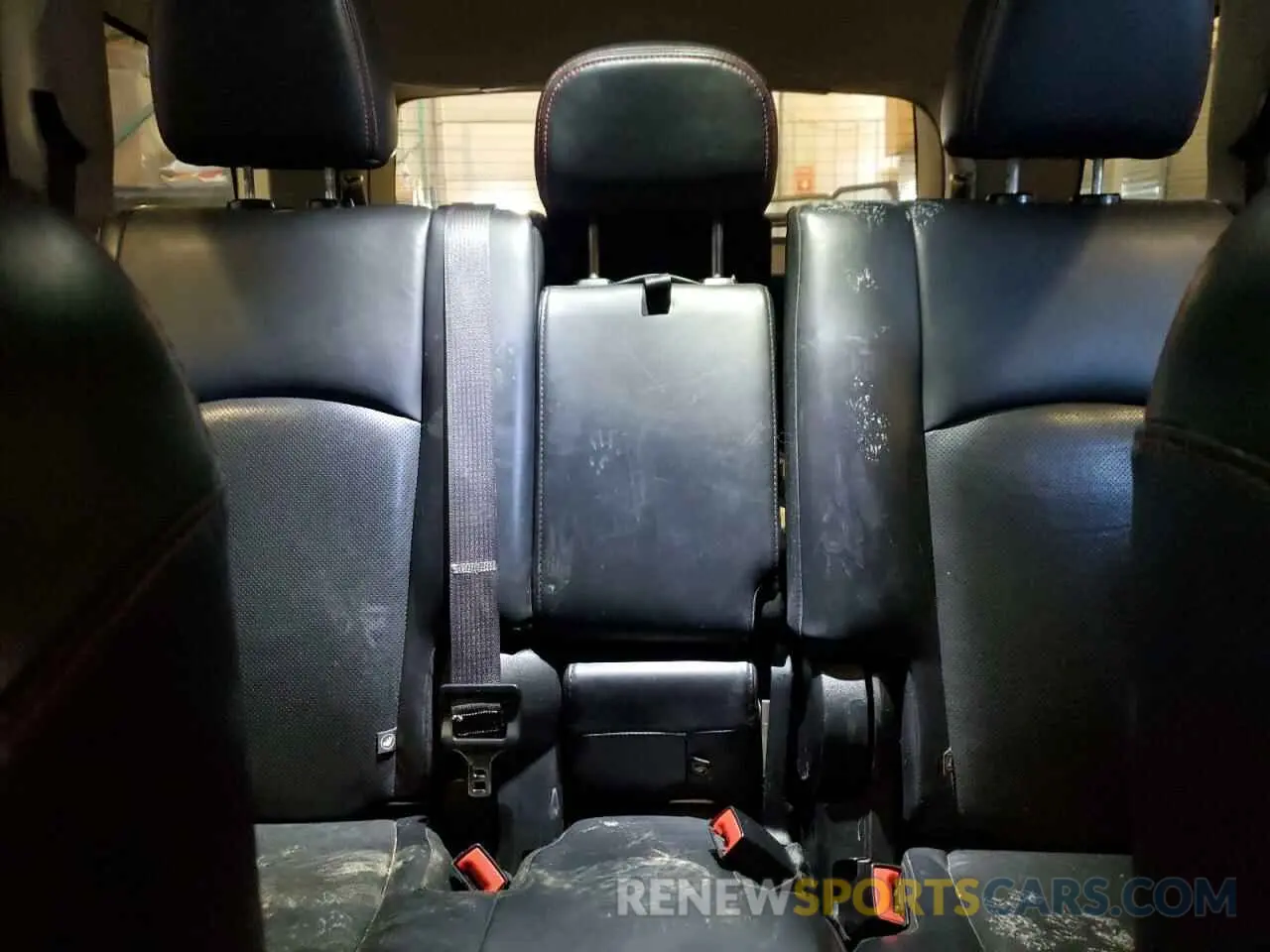 10 Photograph of a damaged car 3C4PDCEG7KT717382 DODGE JOURNEY 2019