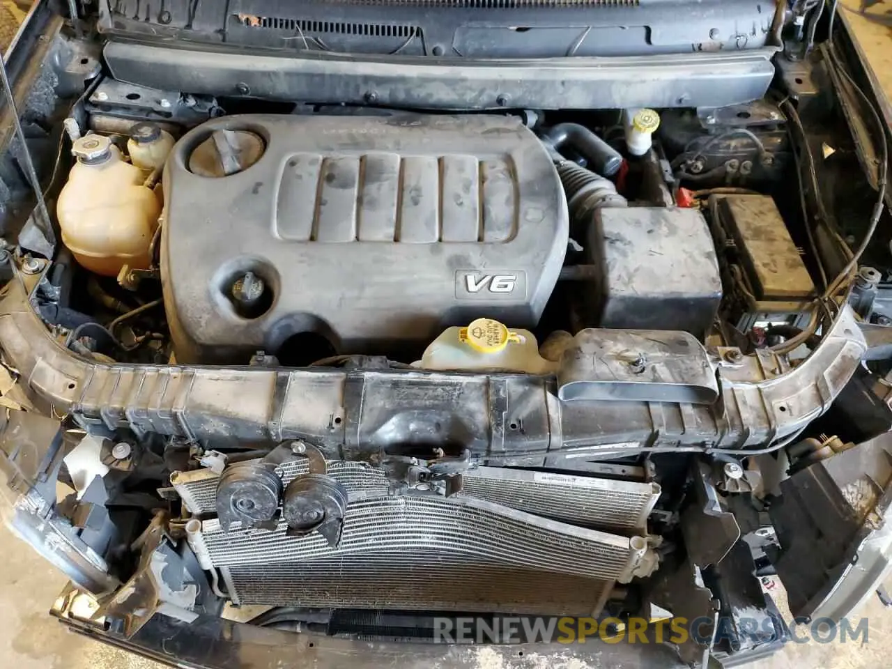 12 Photograph of a damaged car 3C4PDCEG7KT717382 DODGE JOURNEY 2019