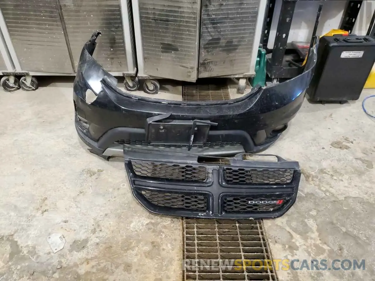 13 Photograph of a damaged car 3C4PDCEG7KT717382 DODGE JOURNEY 2019