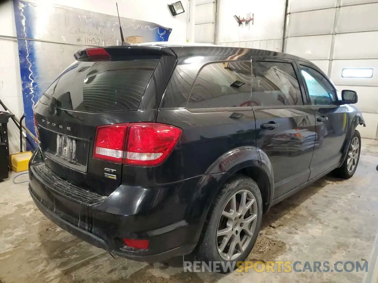 3 Photograph of a damaged car 3C4PDCEG7KT717382 DODGE JOURNEY 2019