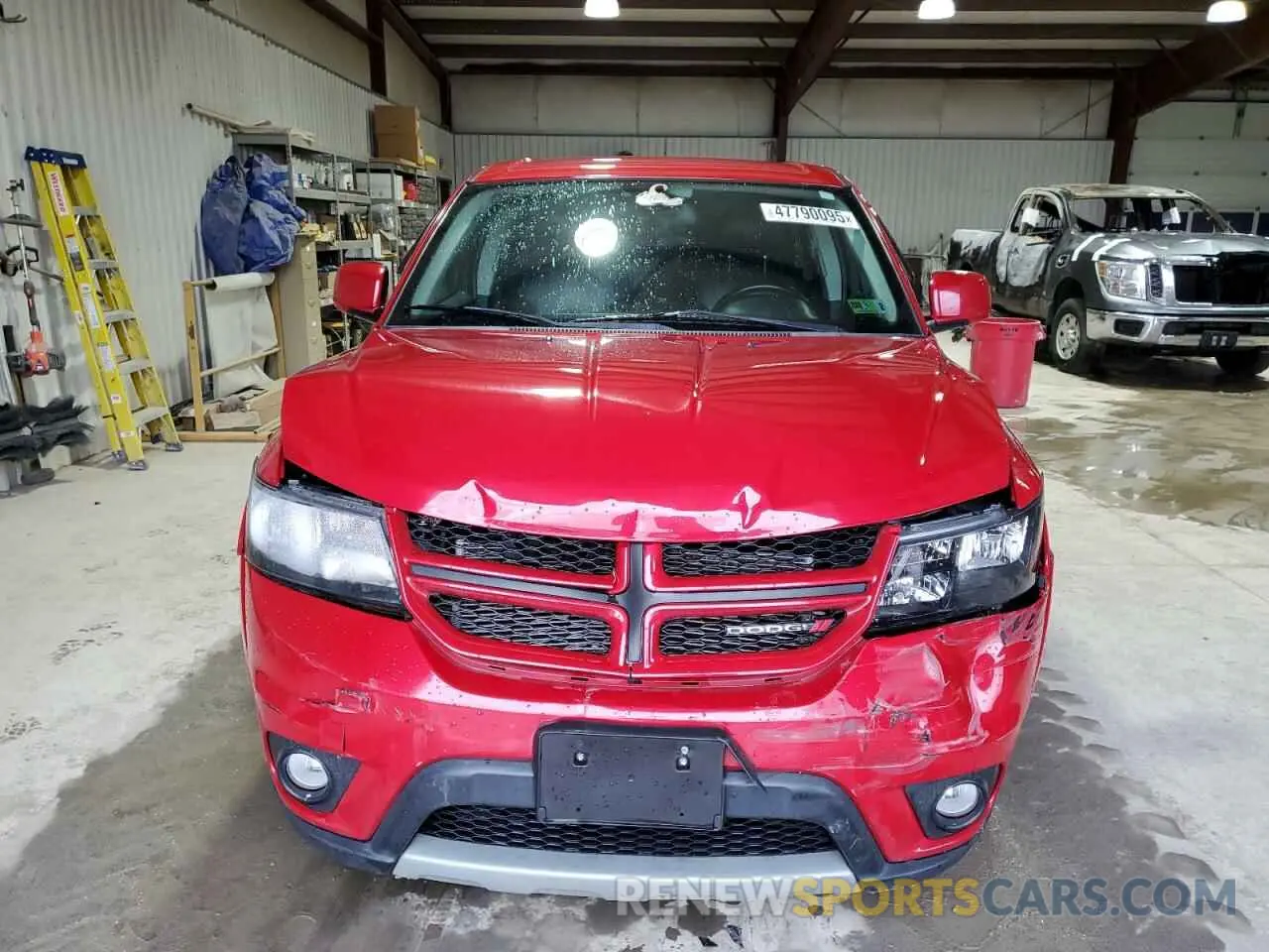 5 Photograph of a damaged car 3C4PDCEG8KT700638 DODGE JOURNEY 2019