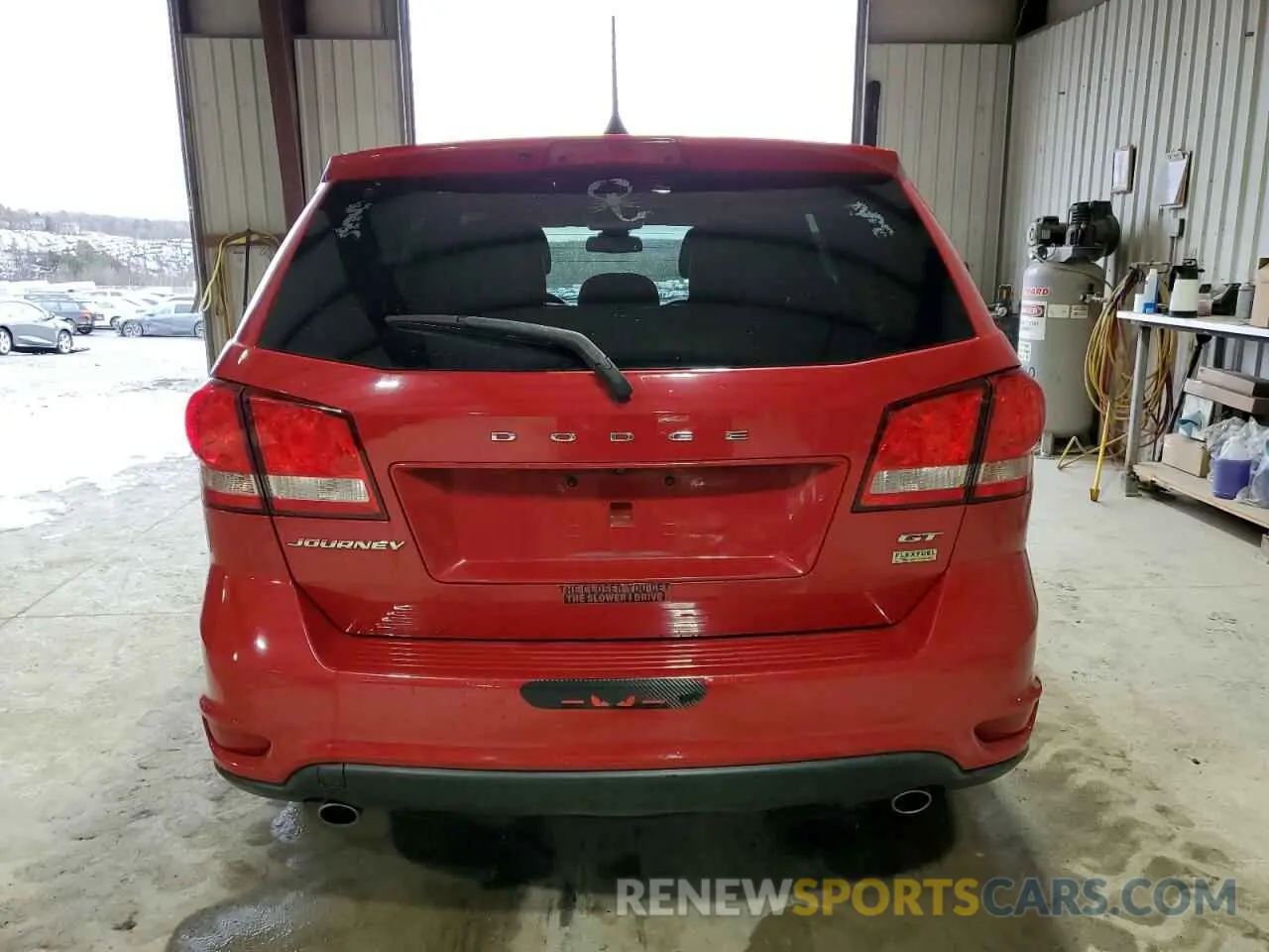 6 Photograph of a damaged car 3C4PDCEG8KT700638 DODGE JOURNEY 2019