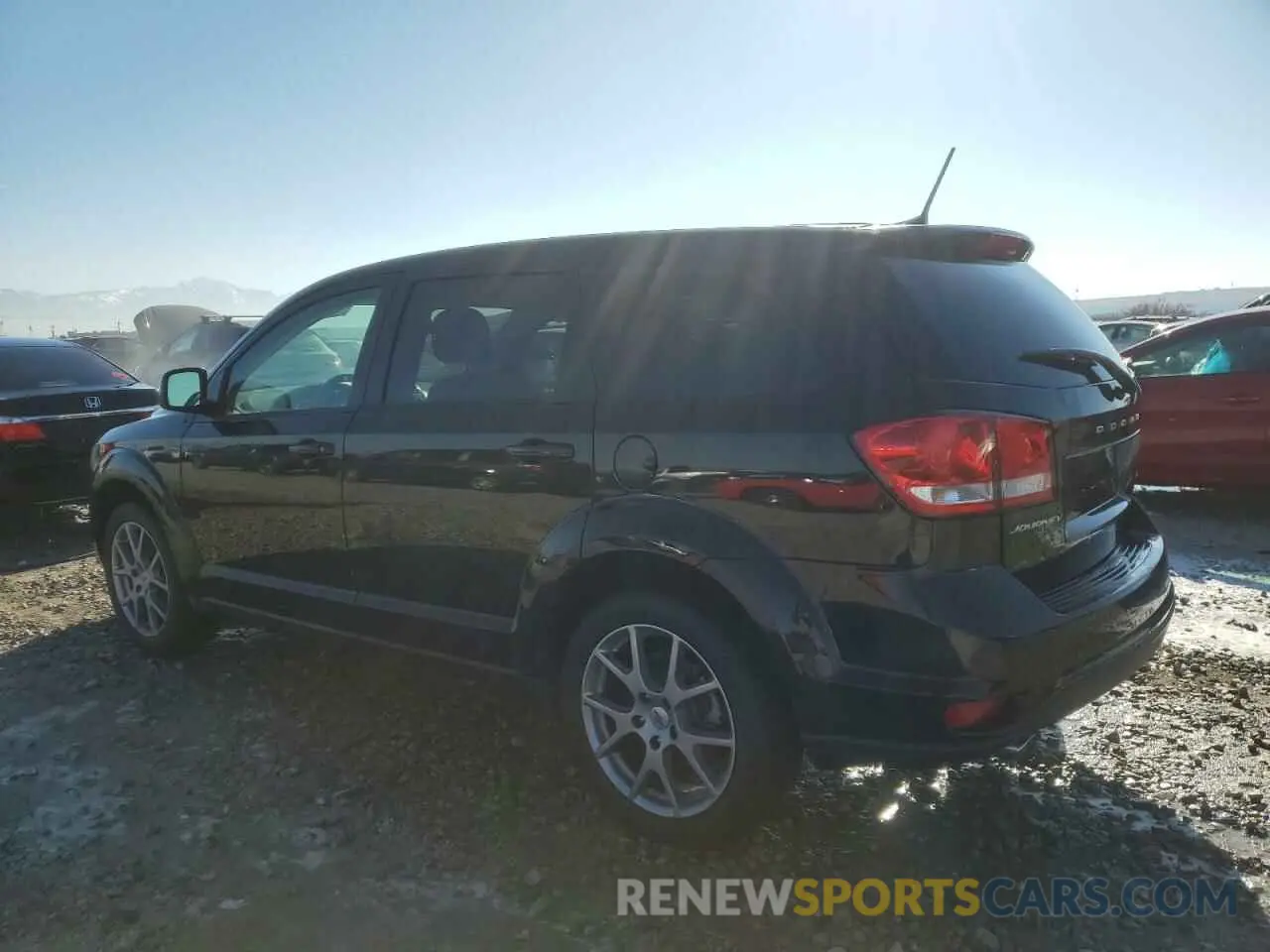 2 Photograph of a damaged car 3C4PDCEG8KT737365 DODGE JOURNEY 2019