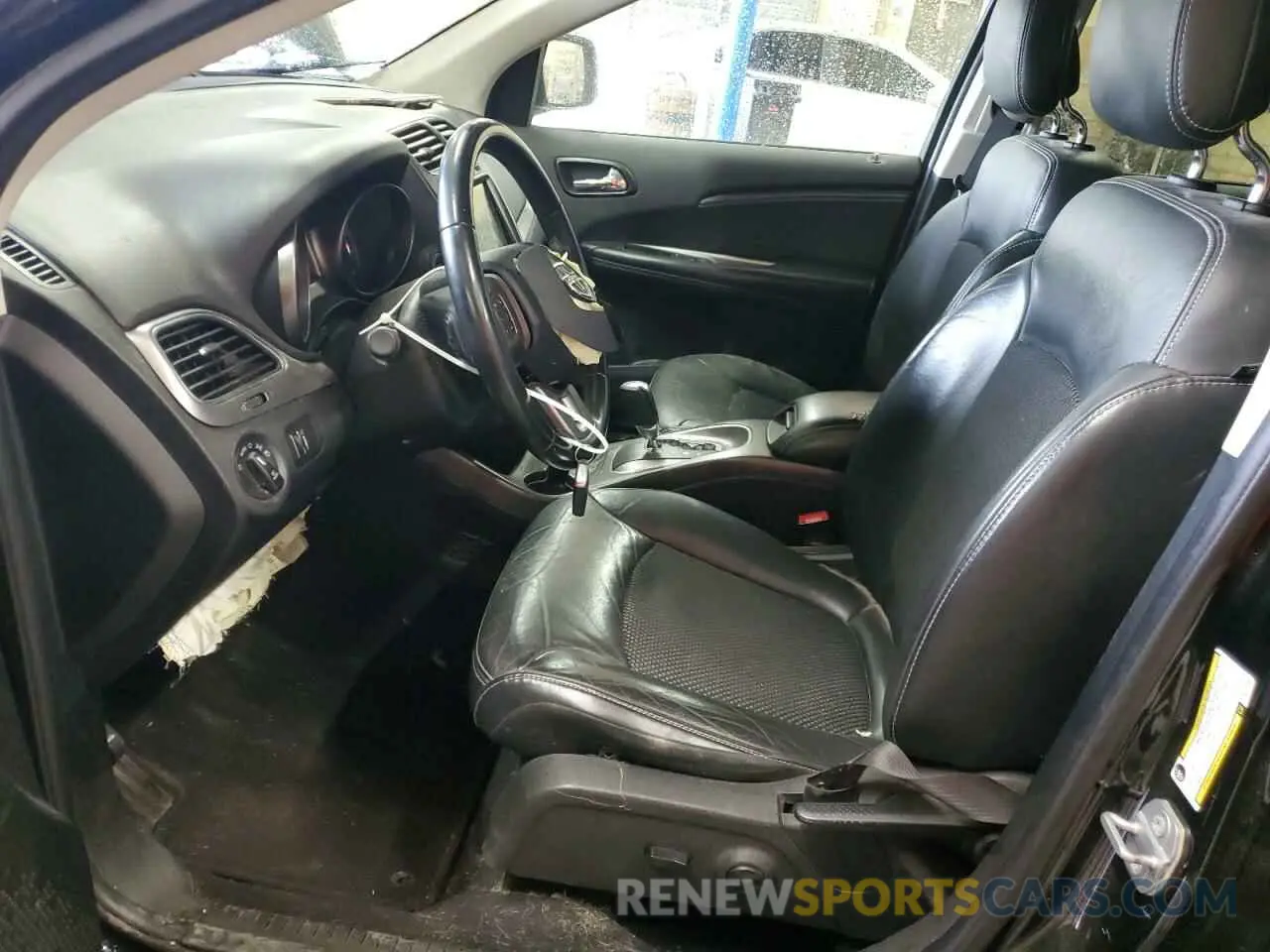 7 Photograph of a damaged car 3C4PDCGB1KT751593 DODGE JOURNEY 2019