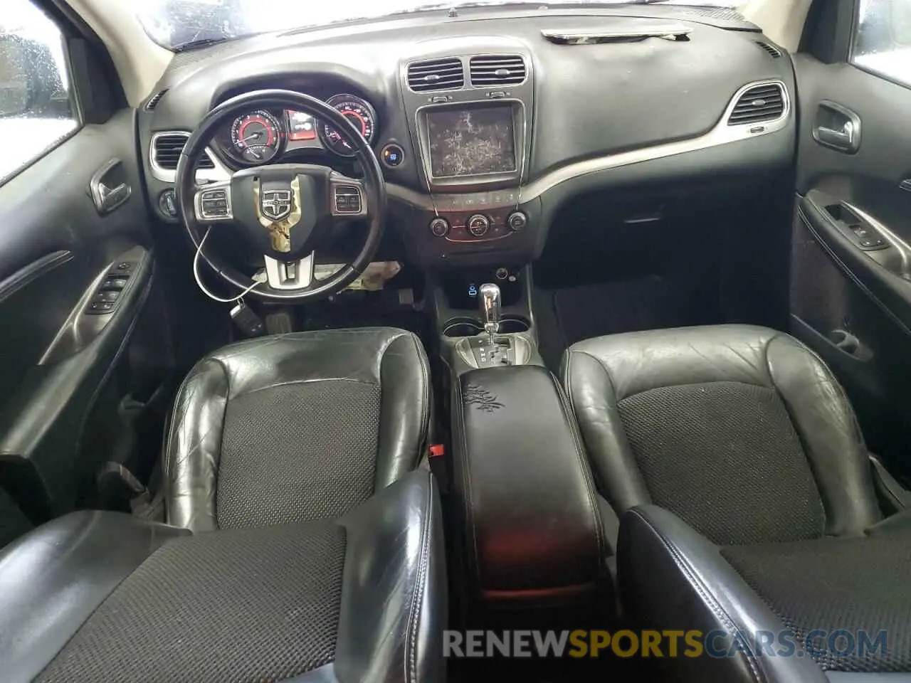 8 Photograph of a damaged car 3C4PDCGB1KT751593 DODGE JOURNEY 2019