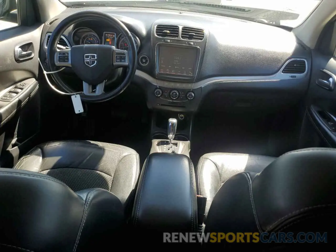 8 Photograph of a damaged car 3C4PDCGB1KT869093 DODGE JOURNEY 2019