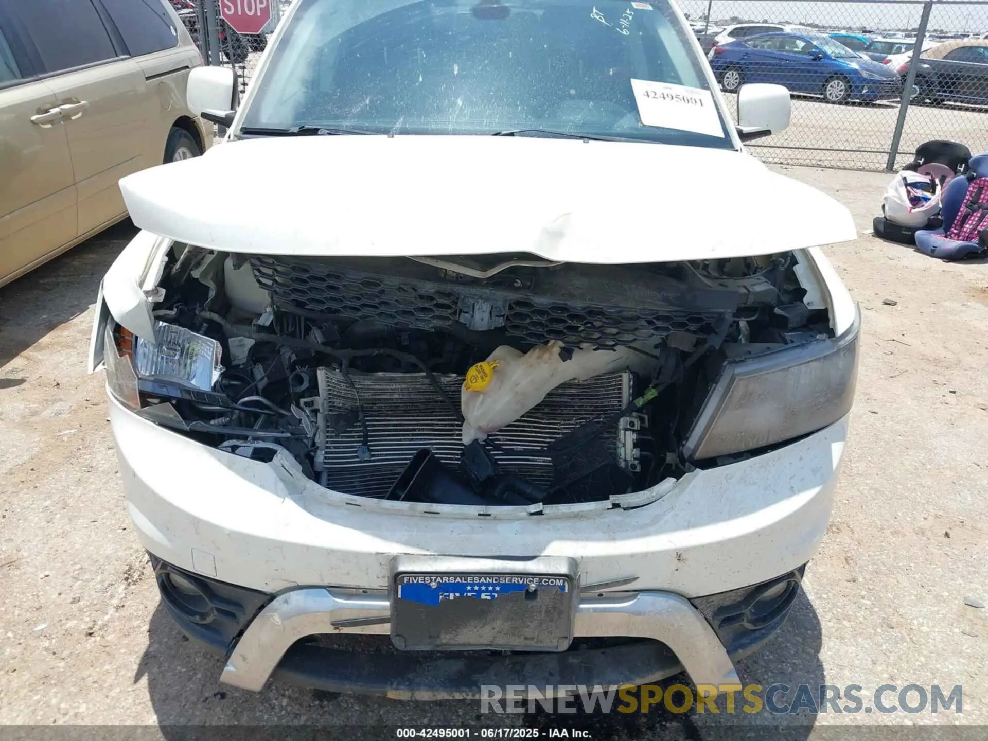 6 Photograph of a damaged car 3C4PDCGB3KT701567 DODGE JOURNEY 2019