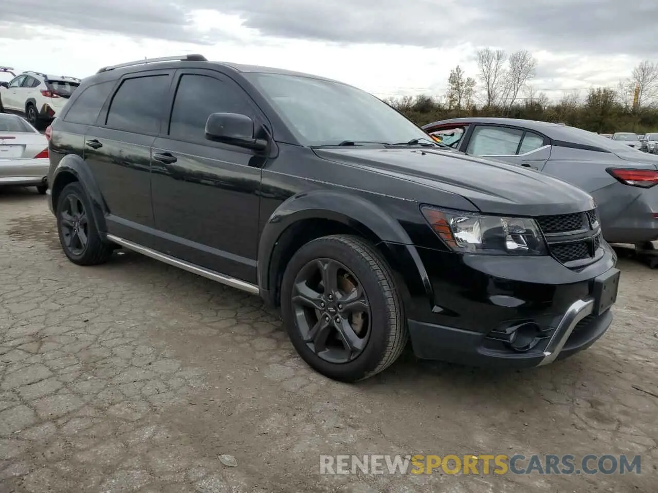 4 Photograph of a damaged car 3C4PDCGB3KT868933 DODGE JOURNEY 2019