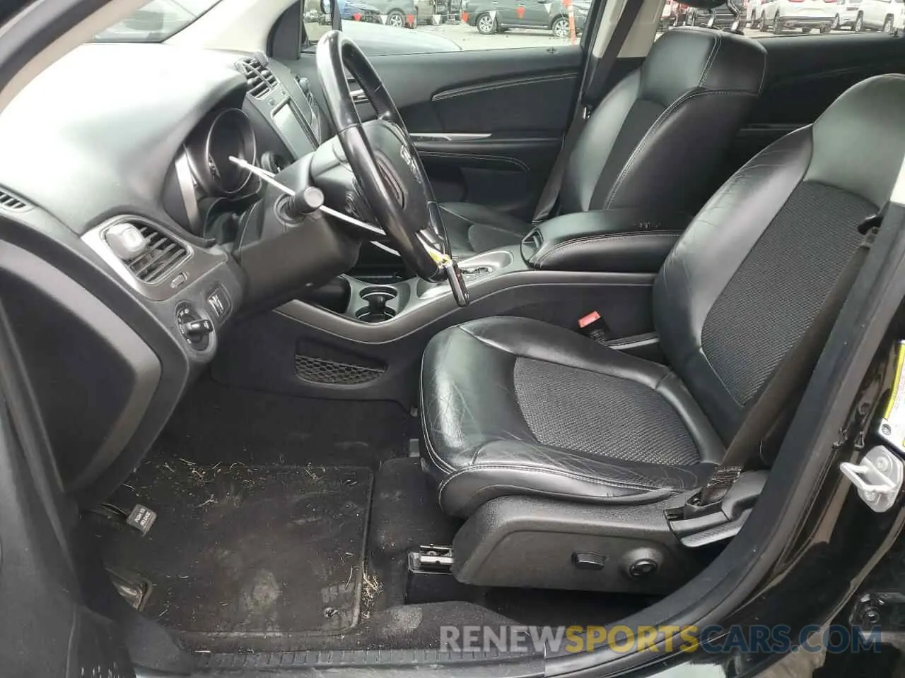 7 Photograph of a damaged car 3C4PDCGB3KT868933 DODGE JOURNEY 2019
