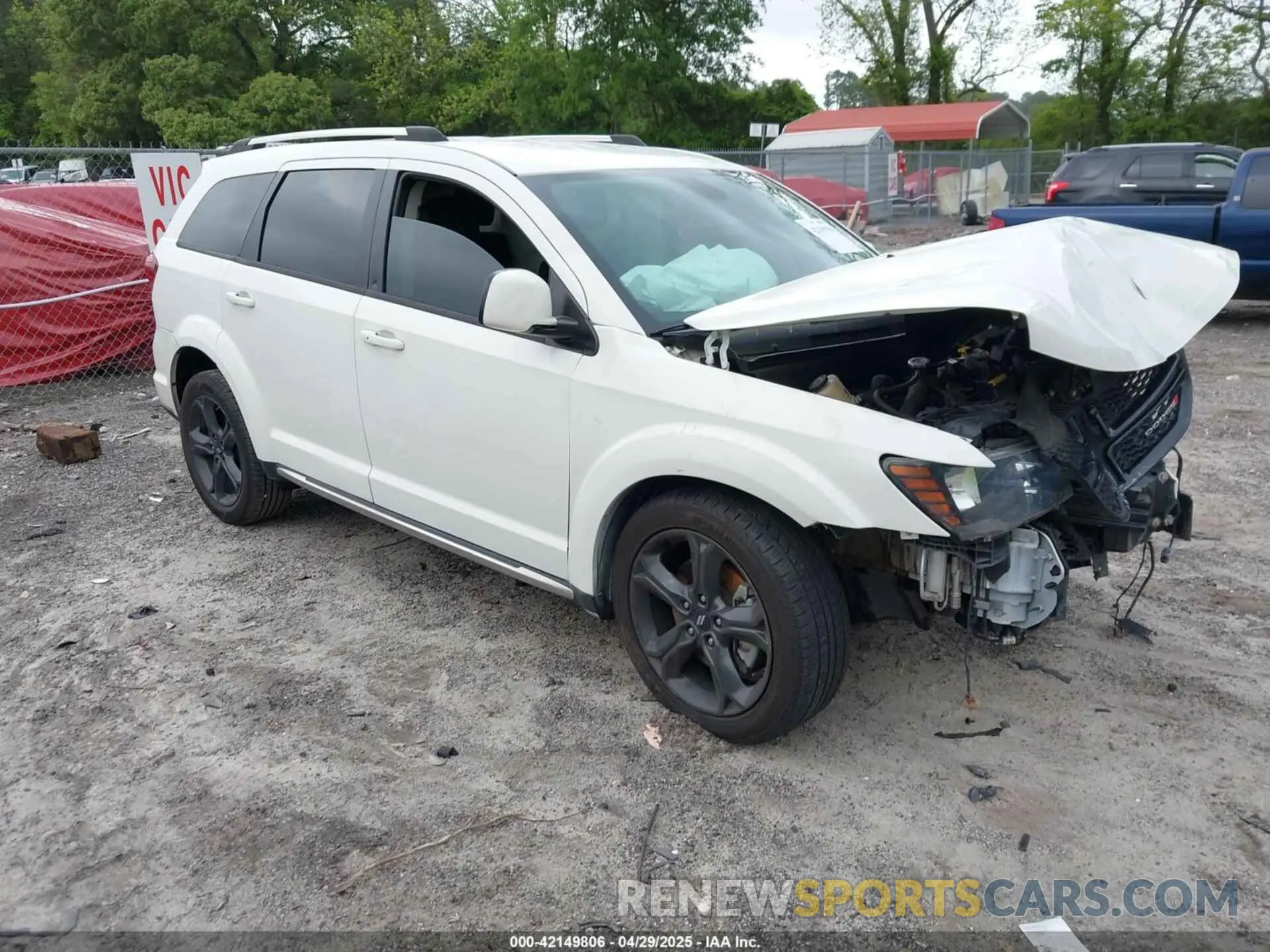 1 Photograph of a damaged car 3C4PDCGB4KT779341 DODGE JOURNEY 2019