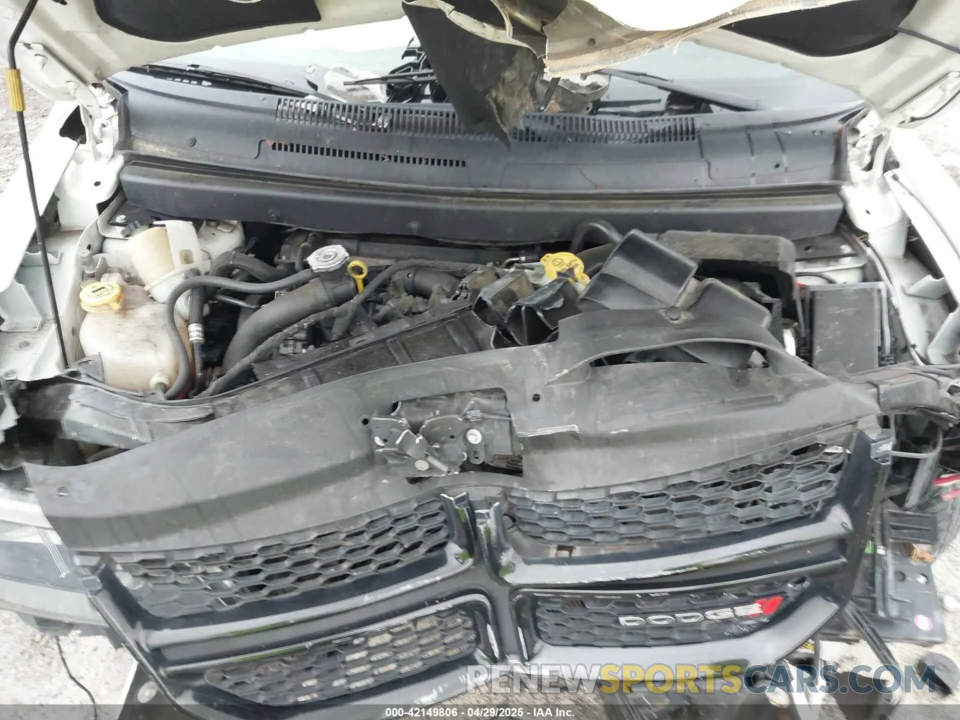 10 Photograph of a damaged car 3C4PDCGB4KT779341 DODGE JOURNEY 2019