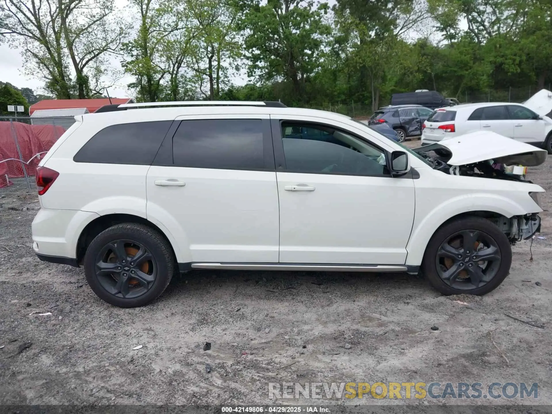 13 Photograph of a damaged car 3C4PDCGB4KT779341 DODGE JOURNEY 2019