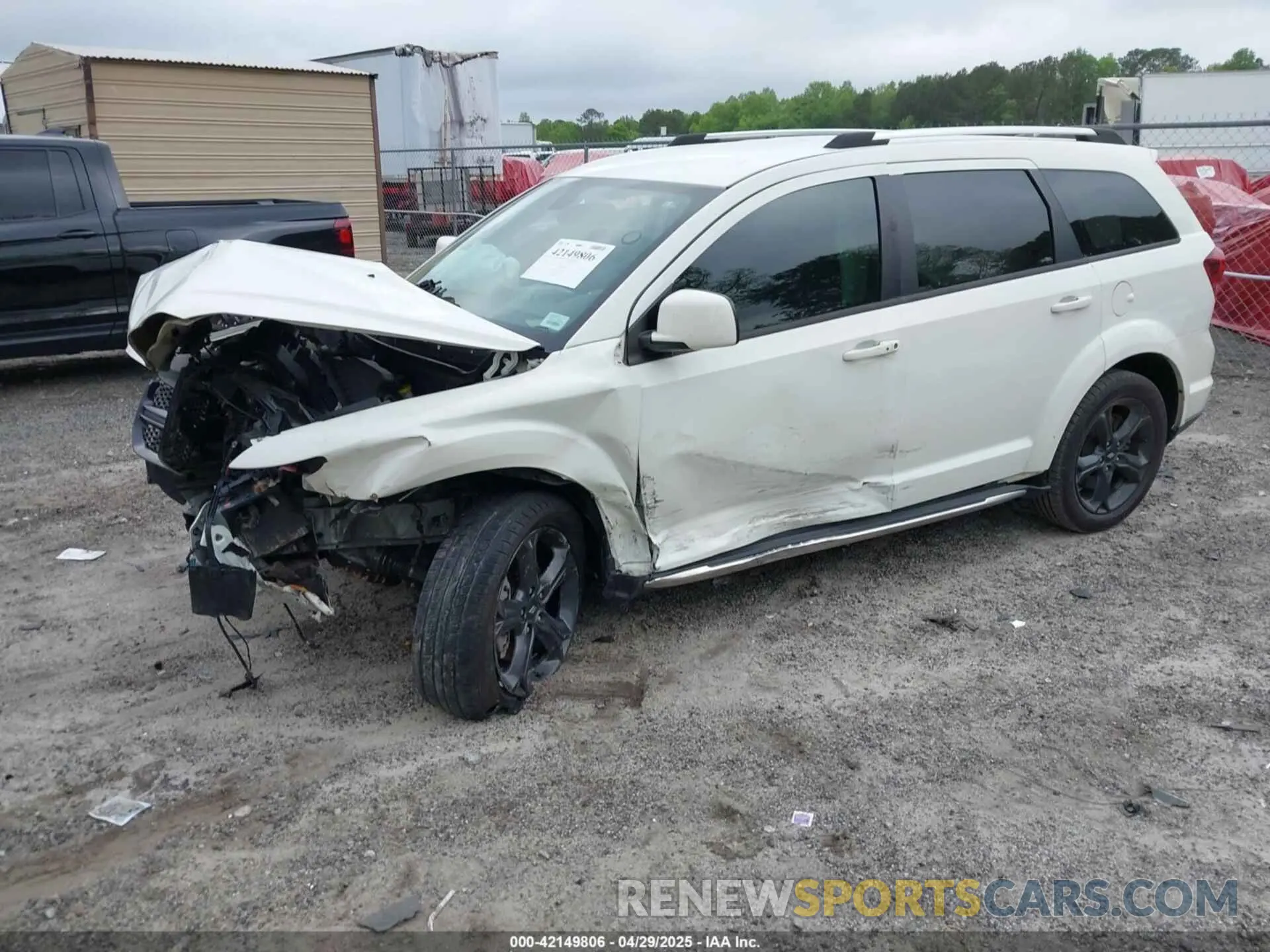 2 Photograph of a damaged car 3C4PDCGB4KT779341 DODGE JOURNEY 2019