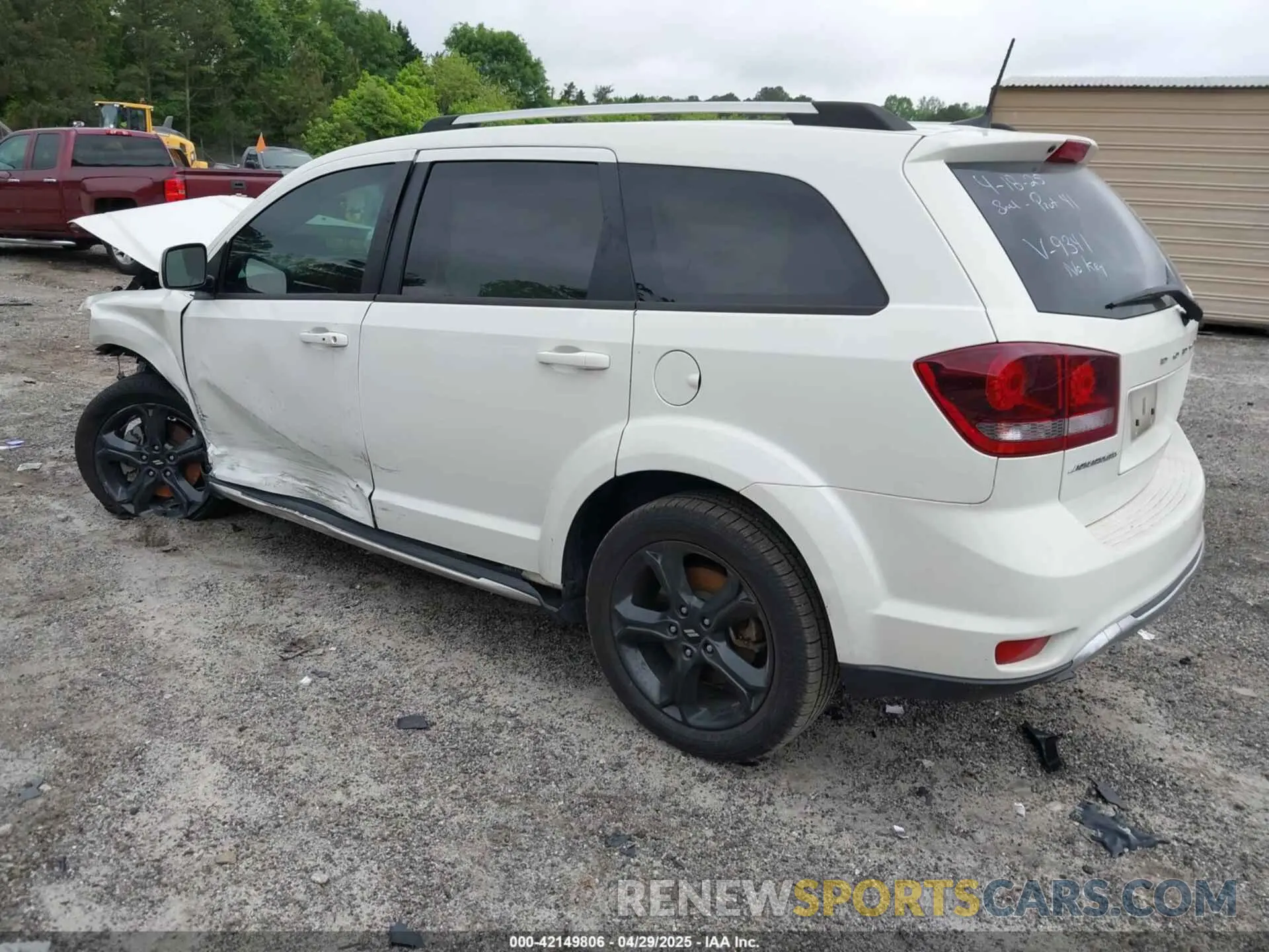 3 Photograph of a damaged car 3C4PDCGB4KT779341 DODGE JOURNEY 2019