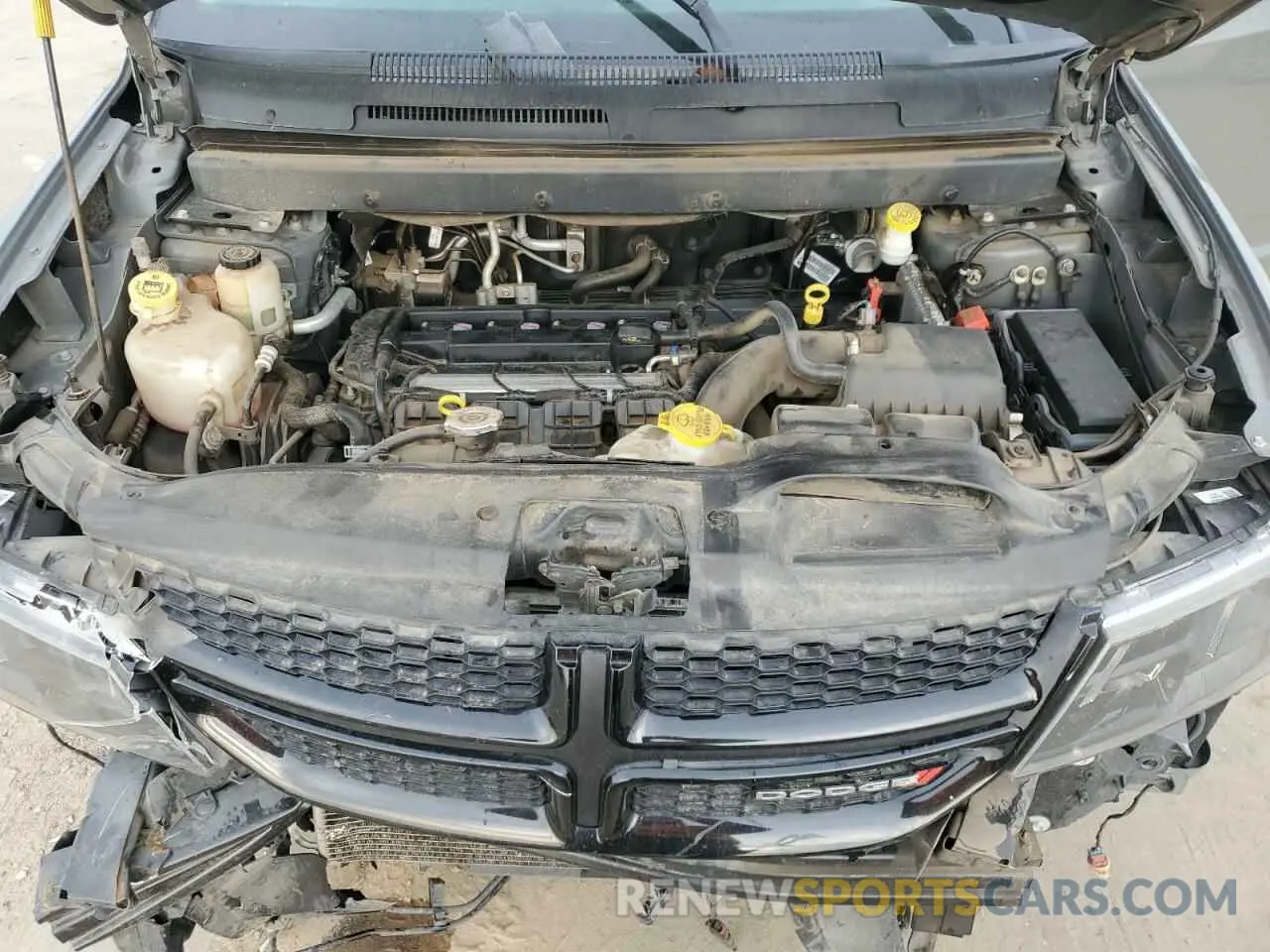 14 Photograph of a damaged car 3C4PDCGB5KT873793 DODGE JOURNEY 2019