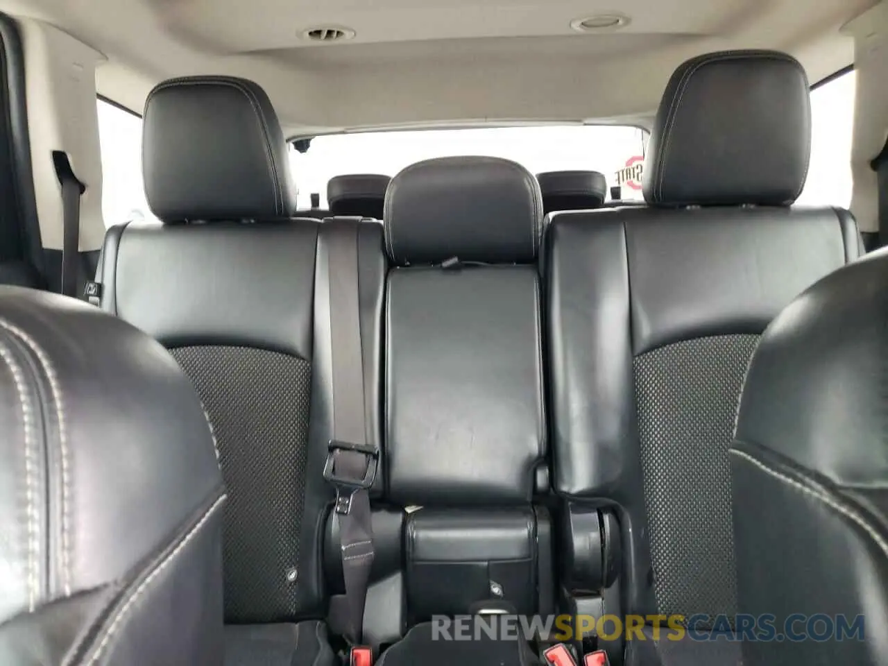 10 Photograph of a damaged car 3C4PDCGB6KT798800 DODGE JOURNEY 2019