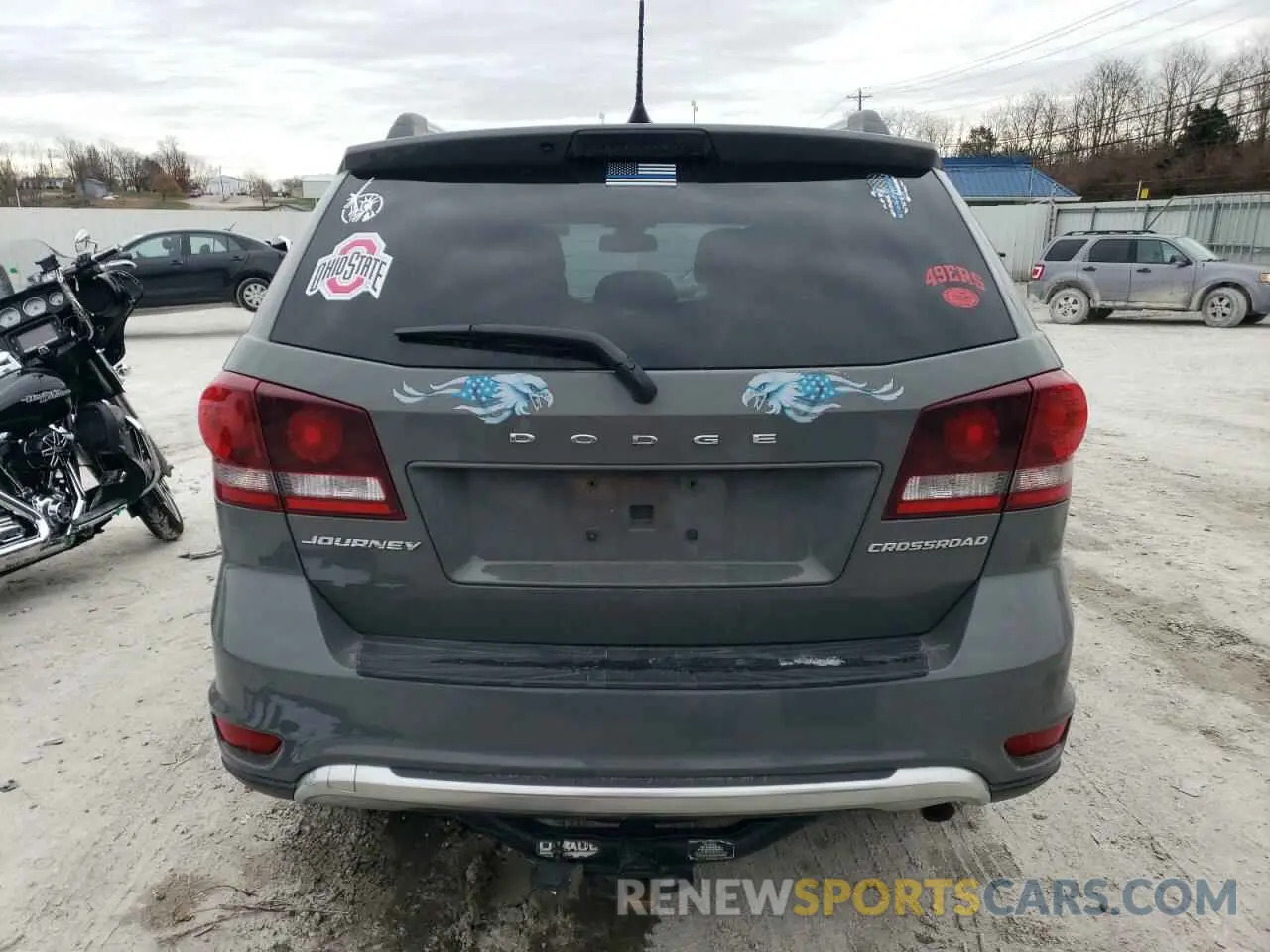 6 Photograph of a damaged car 3C4PDCGB6KT798800 DODGE JOURNEY 2019