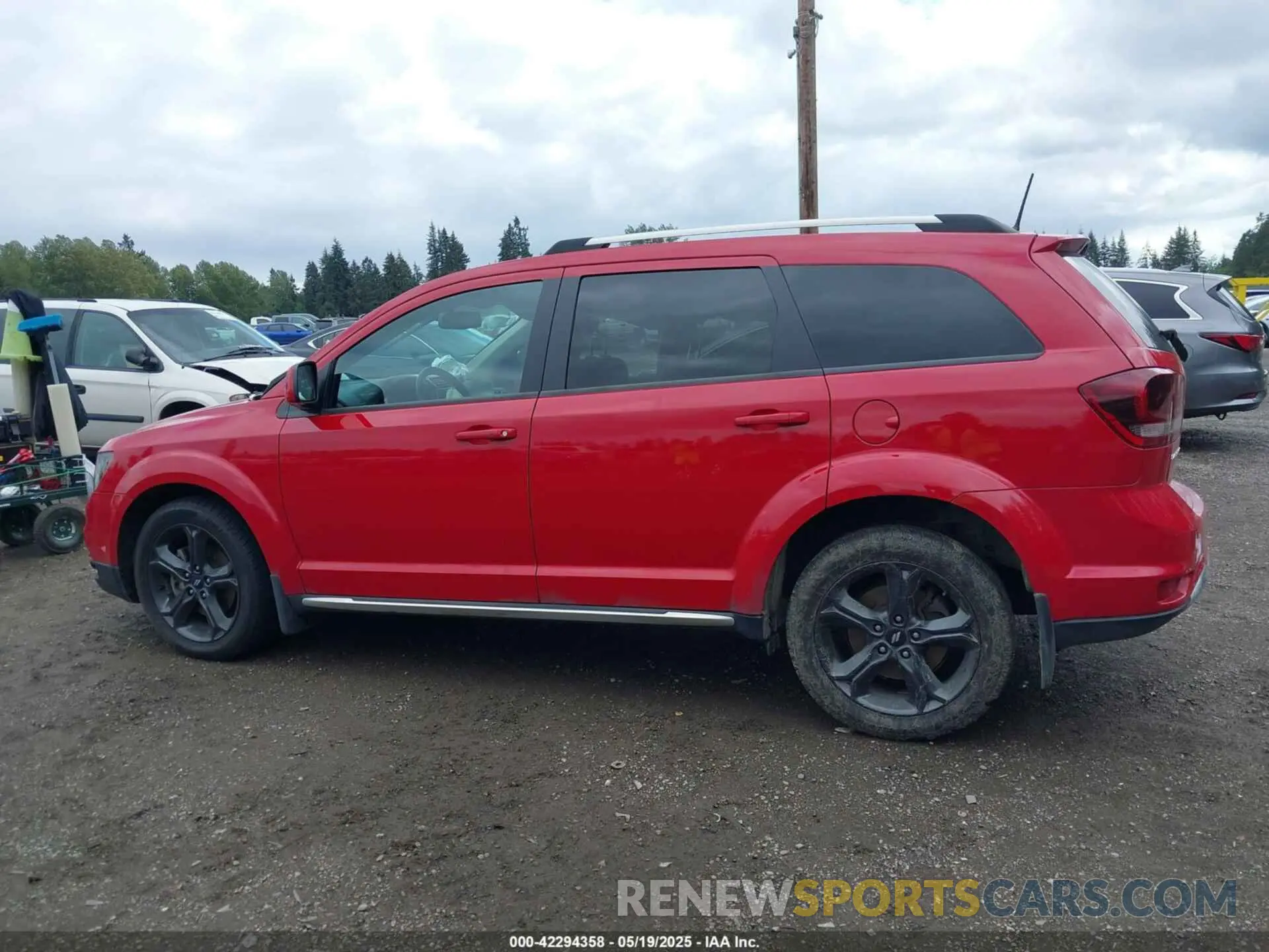 14 Photograph of a damaged car 3C4PDCGB7KT862438 DODGE JOURNEY 2019